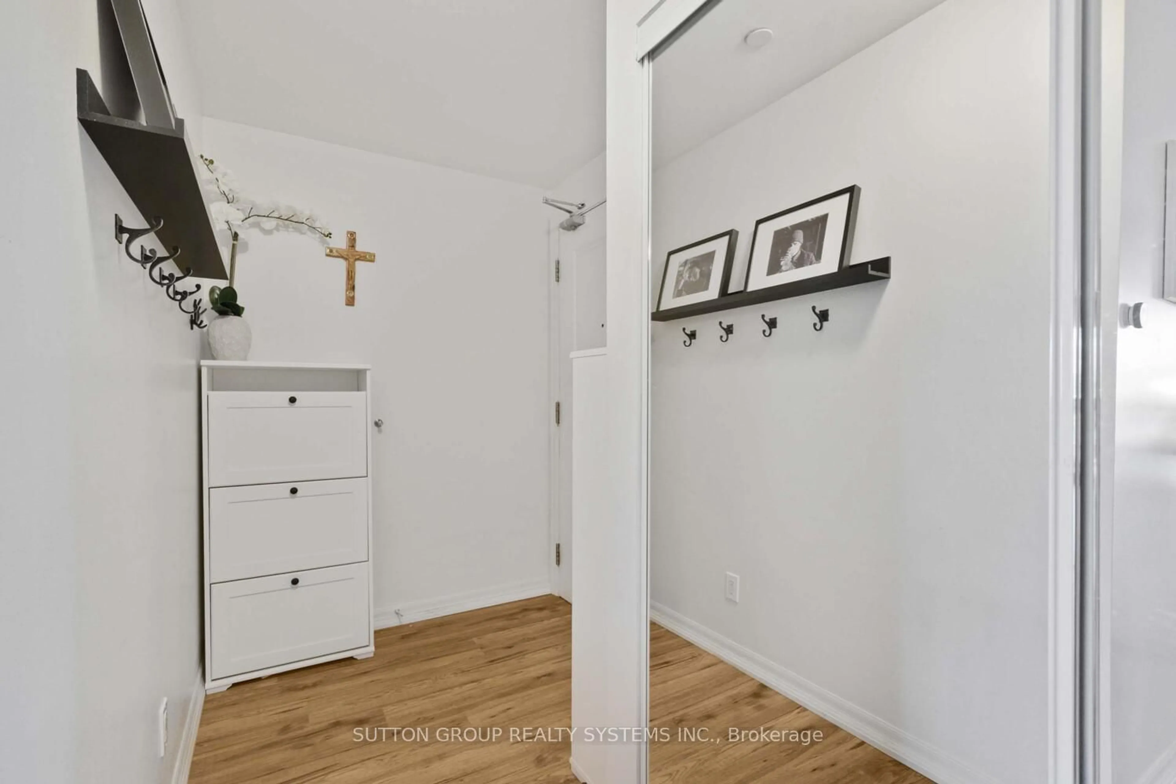 Unknown for 3563 Lake Shore Blvd #212, Toronto Ontario M8W 0A3