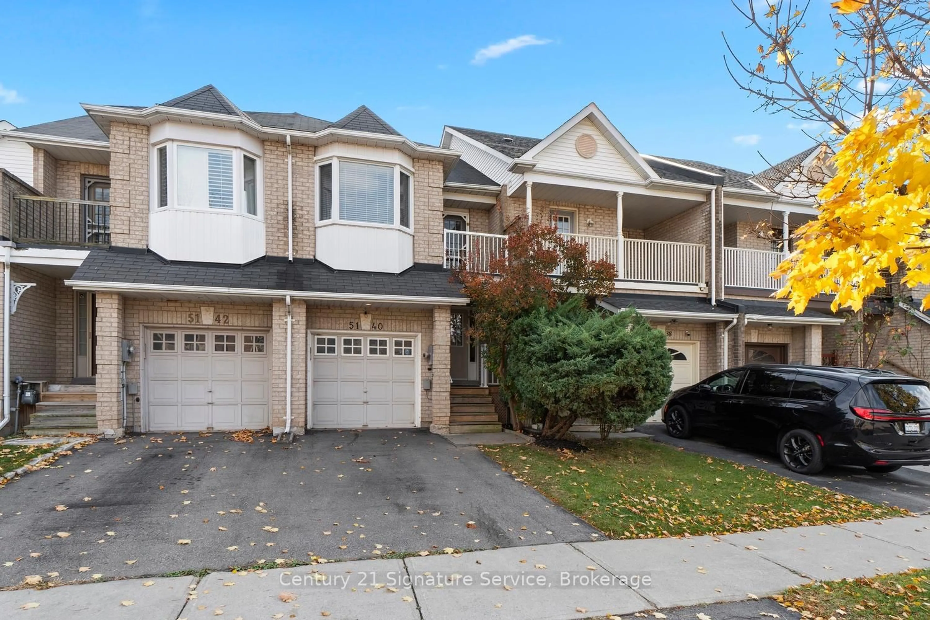 Home with vinyl exterior material, street for 5140 Lampman Ave, Burlington Ontario L7L 6K1