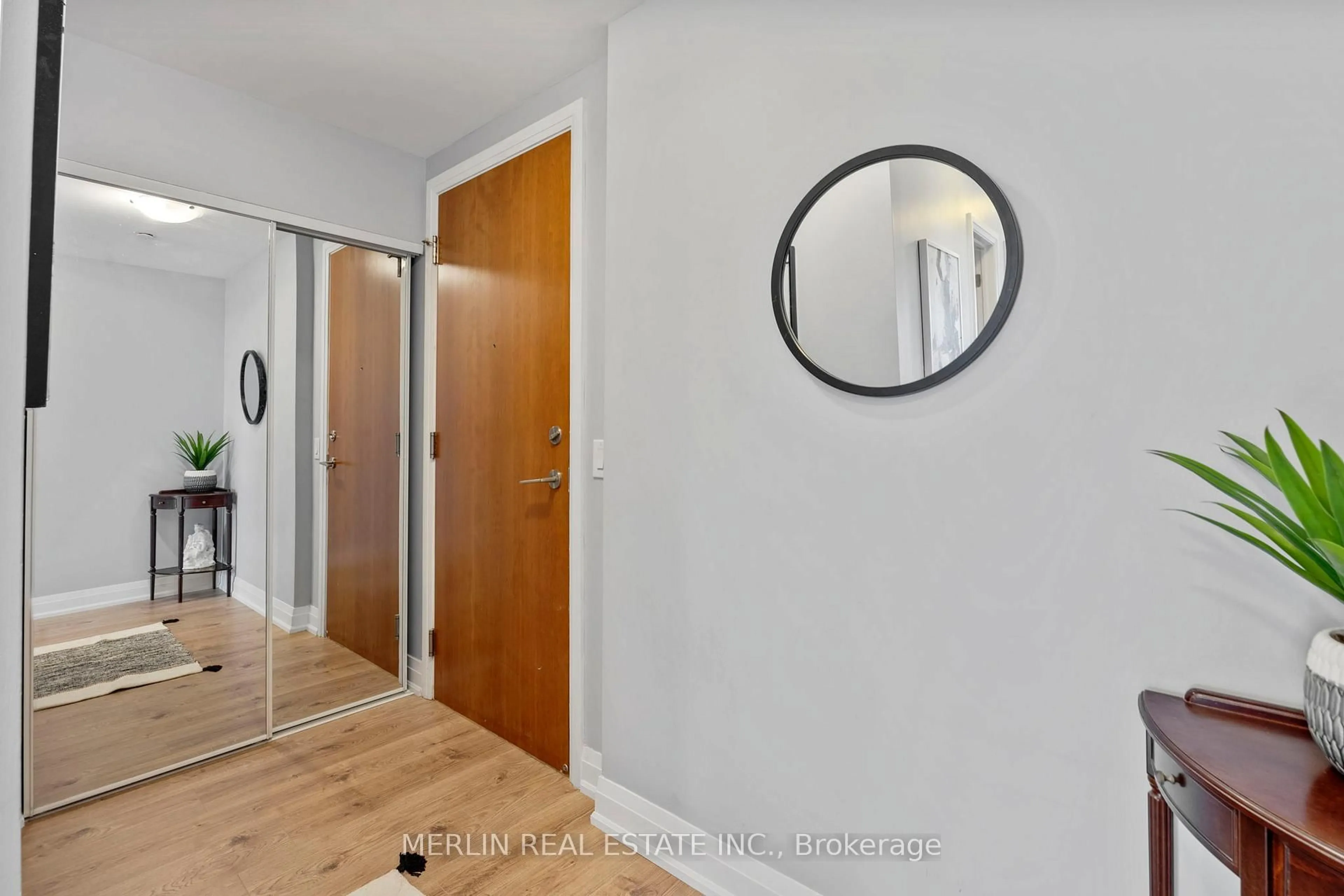 Indoor entryway for 2800 Keele St #407, Toronto Ontario M3M 0B8