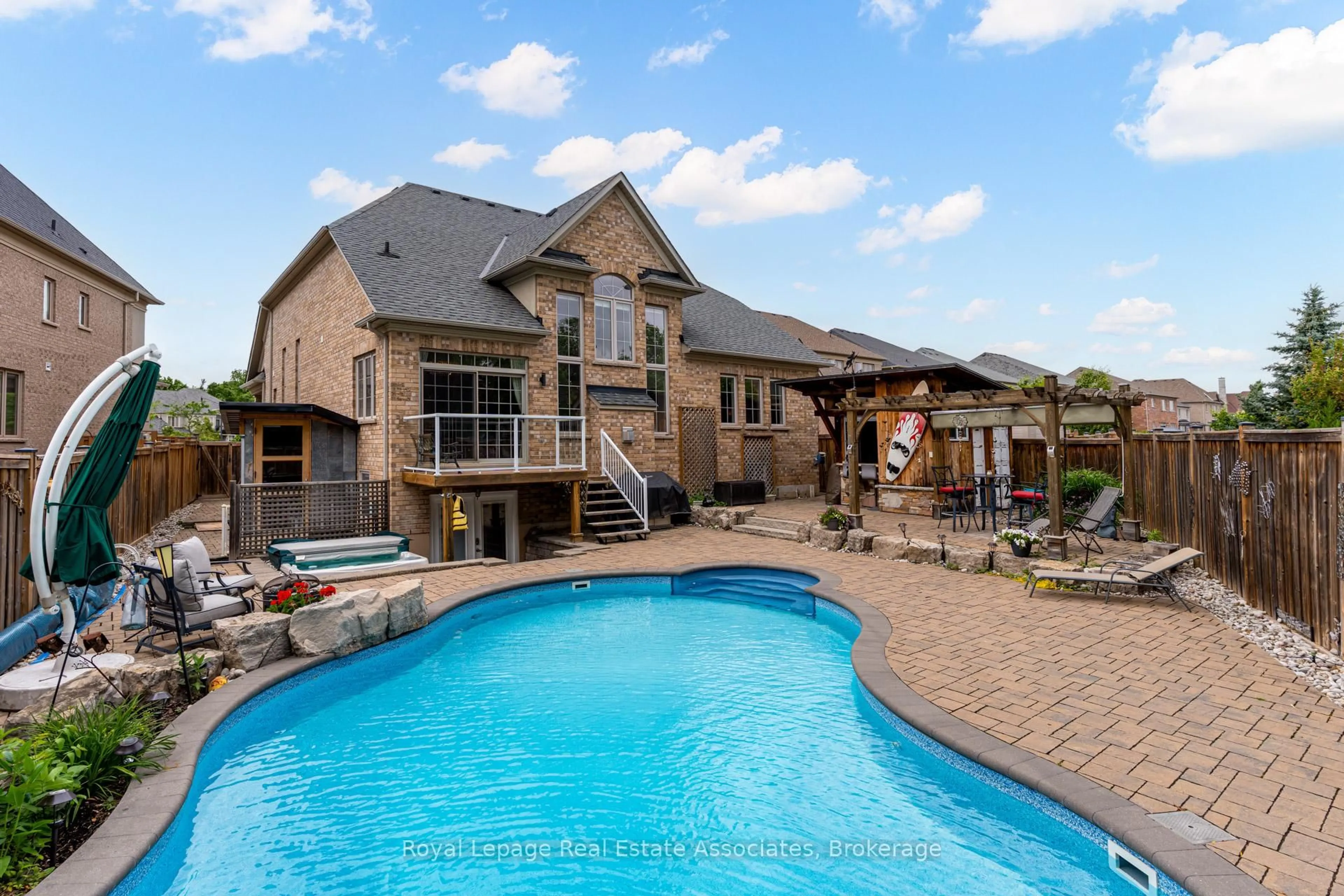 Pool for 20 Cannington Cres, Brampton Ontario L6X 0W6