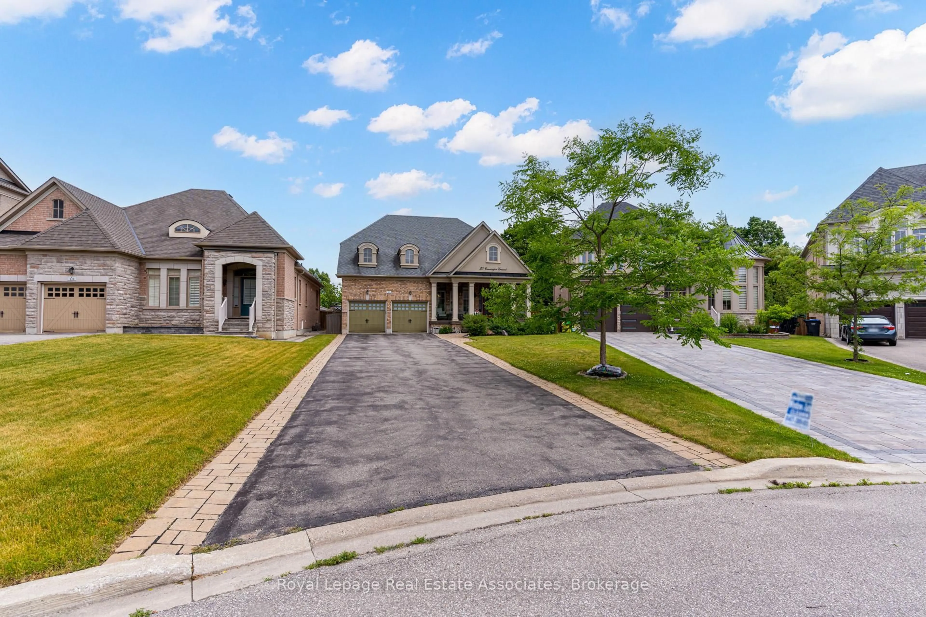 A pic from outside/outdoor area/front of a property/back of a property/a pic from drone, street for 20 Cannington Cres, Brampton Ontario L6X 0W6