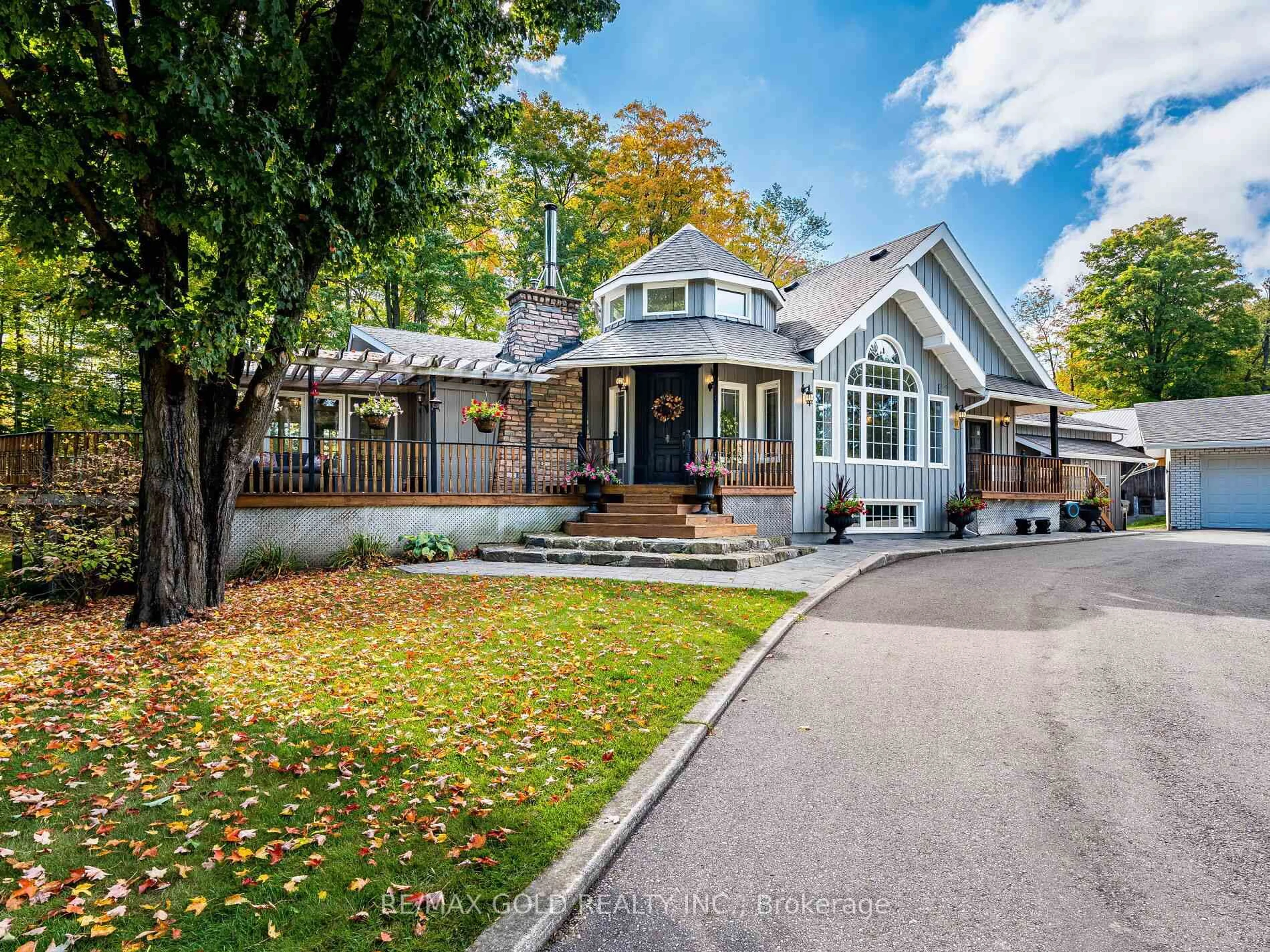 Home with brick exterior material, street for 20054 Horseshoe Hill Rd, Caledon Ontario L7K 2B6