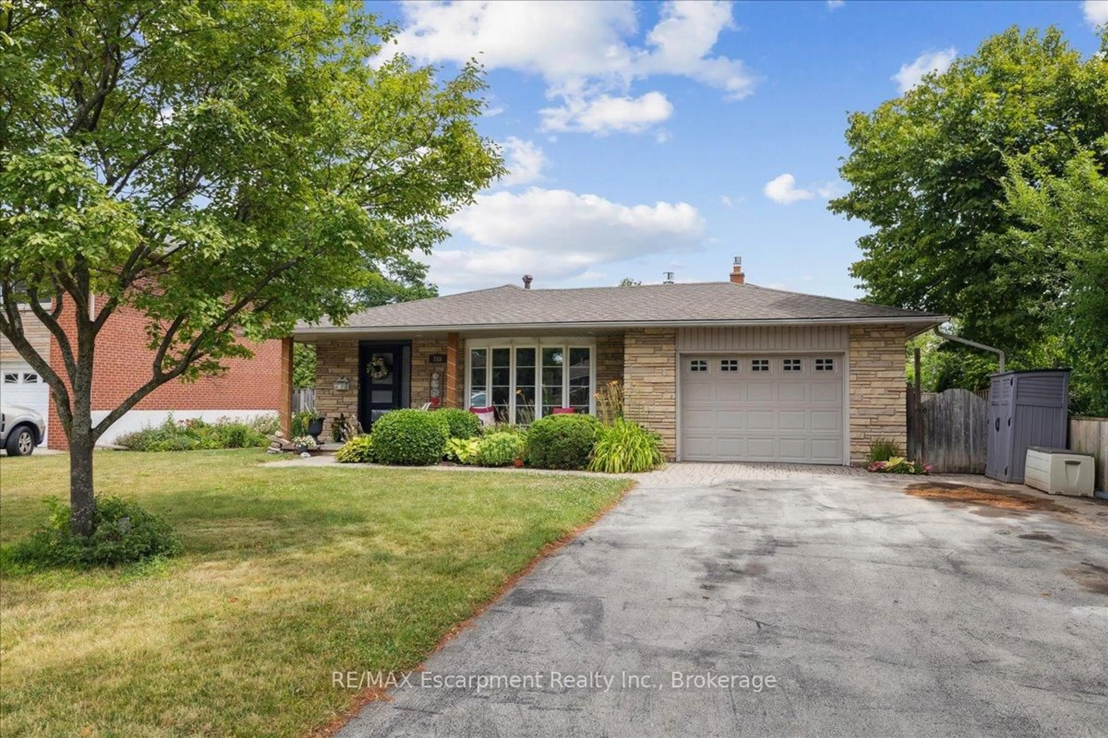 Home with brick exterior material, street for 755 Parker Cres, Burlington Ontario L7R 3A5