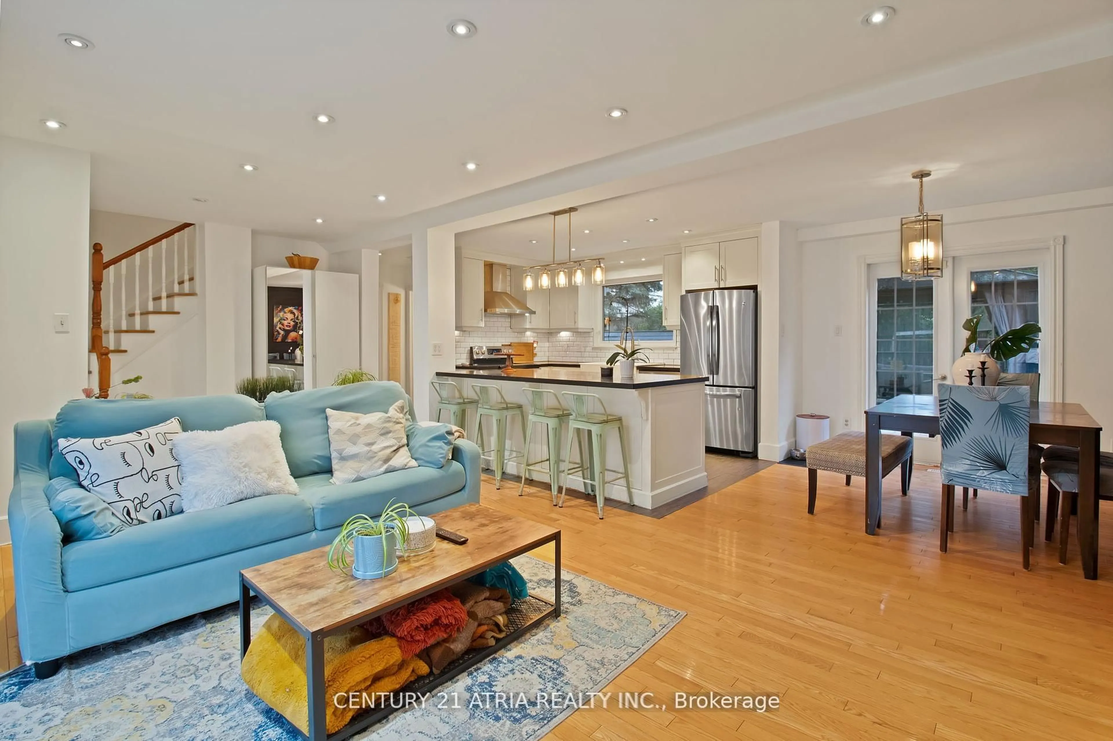 Open concept kitchen, unknown for 3222 Hornbeam Cres, Mississauga Ontario L5L 1B4