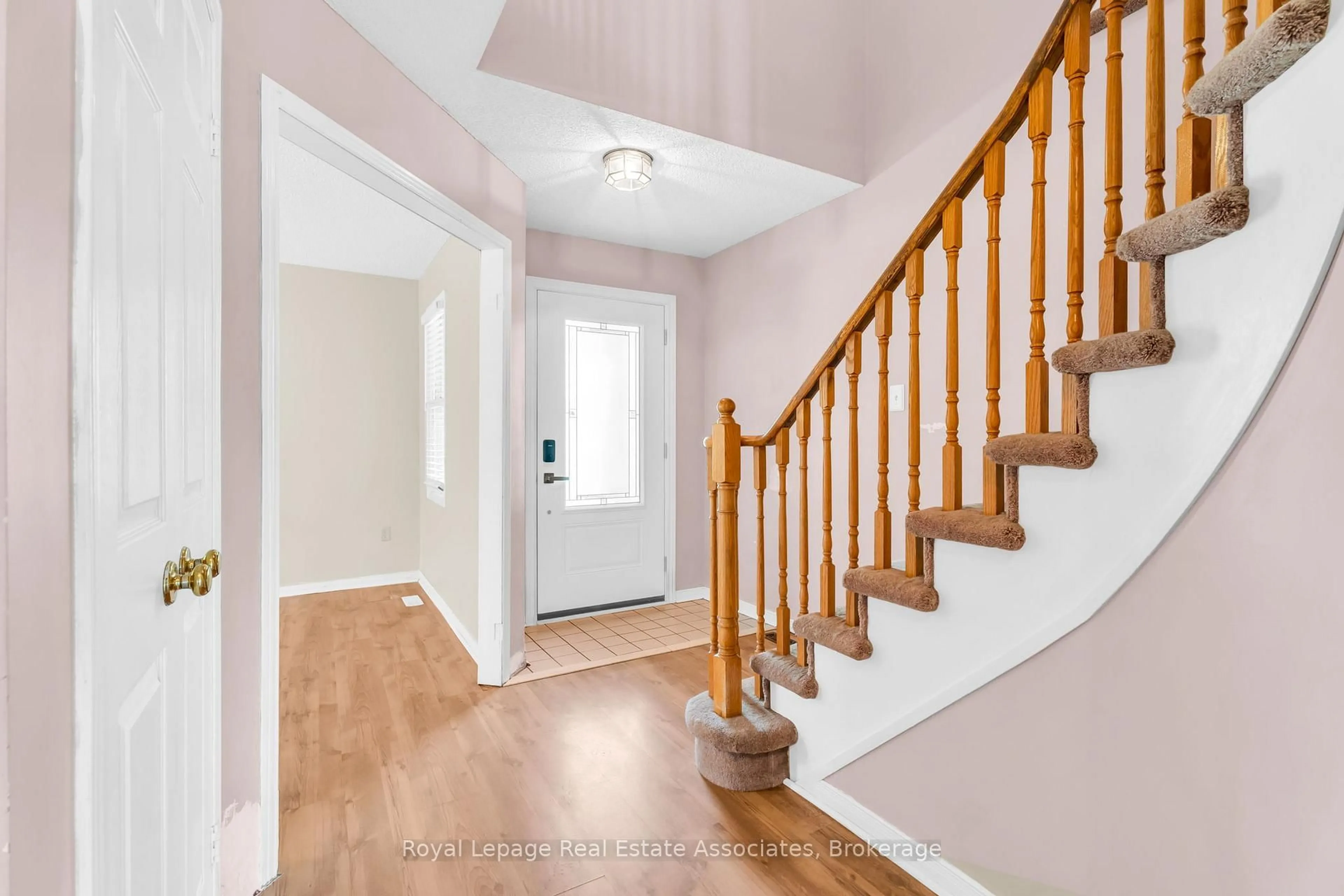 Indoor entryway for 59 Cheviot Cres, Brampton Ontario L6Z 4G8