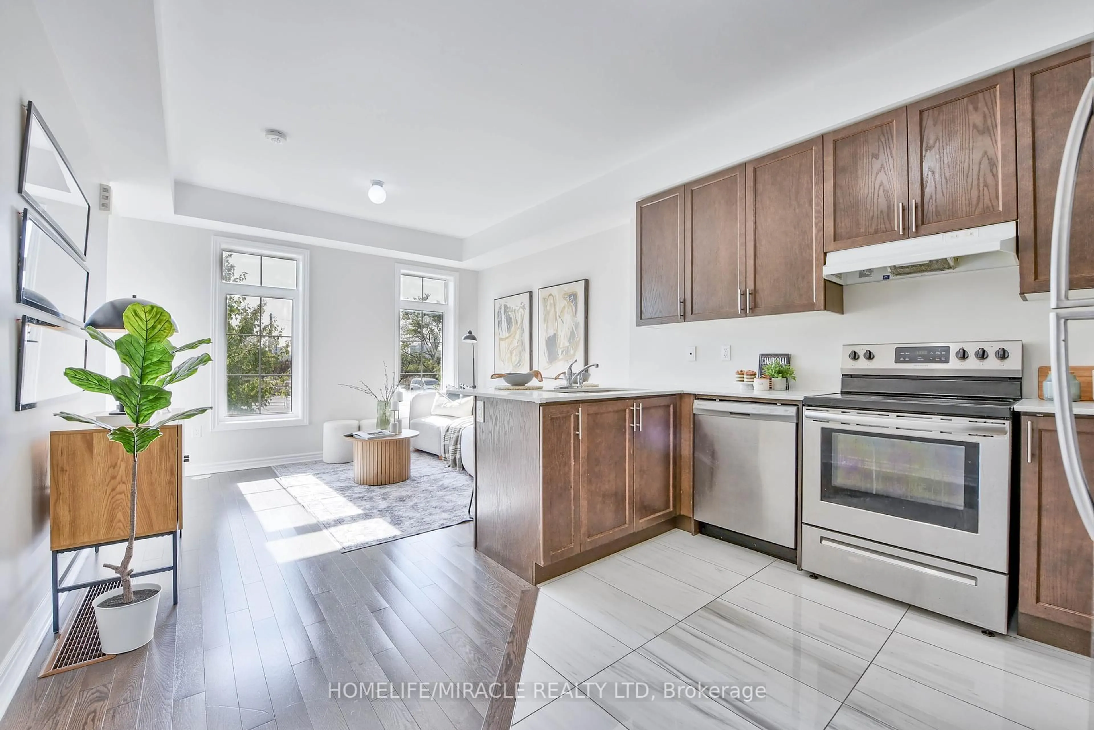 Open concept kitchen, unknown for 89 Armdale Rd #28, Mississauga Ontario L4Z 0C1