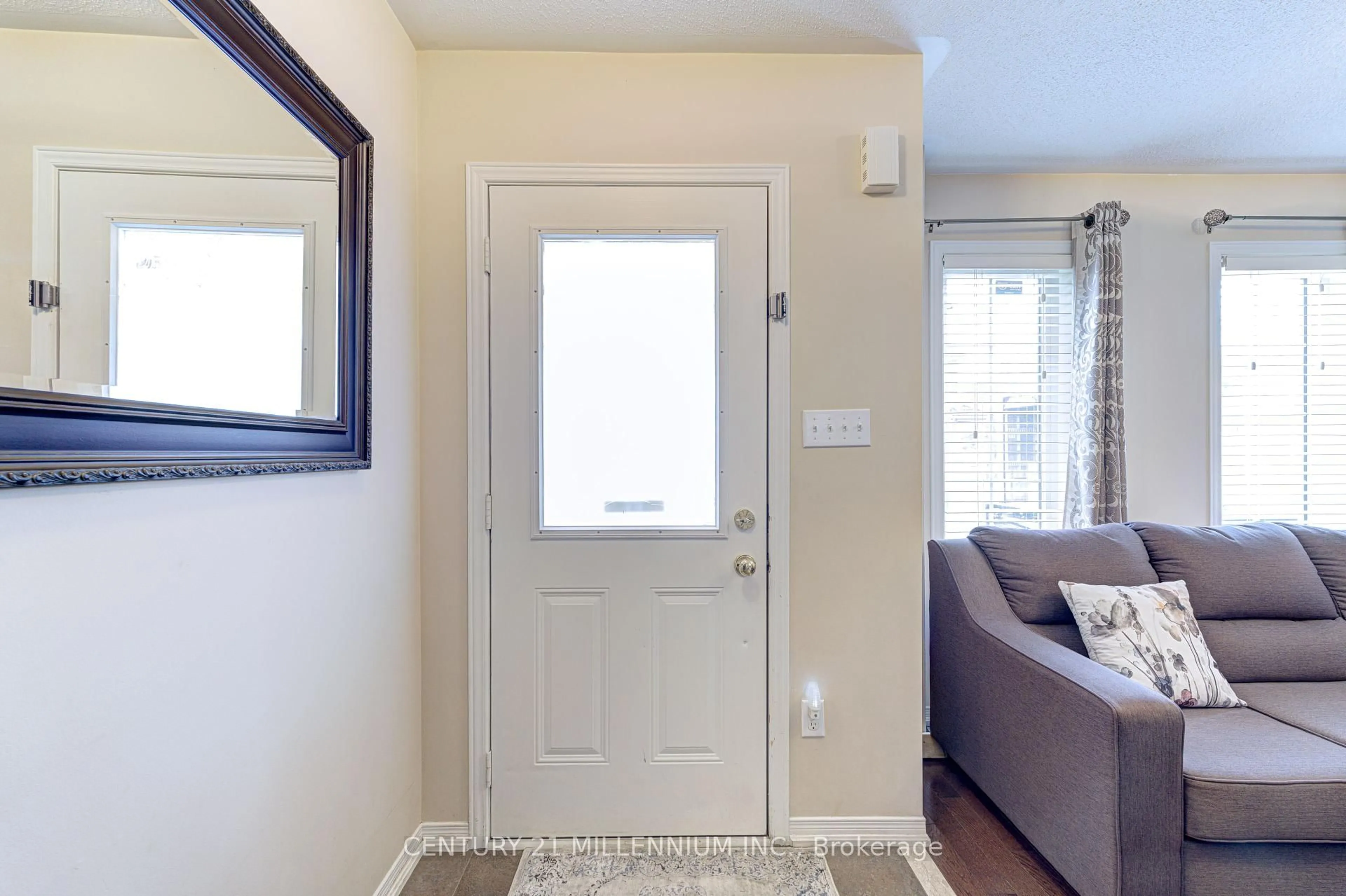 Indoor entryway for 13 Coolwater Dr, Brampton Ontario L6R 0X4