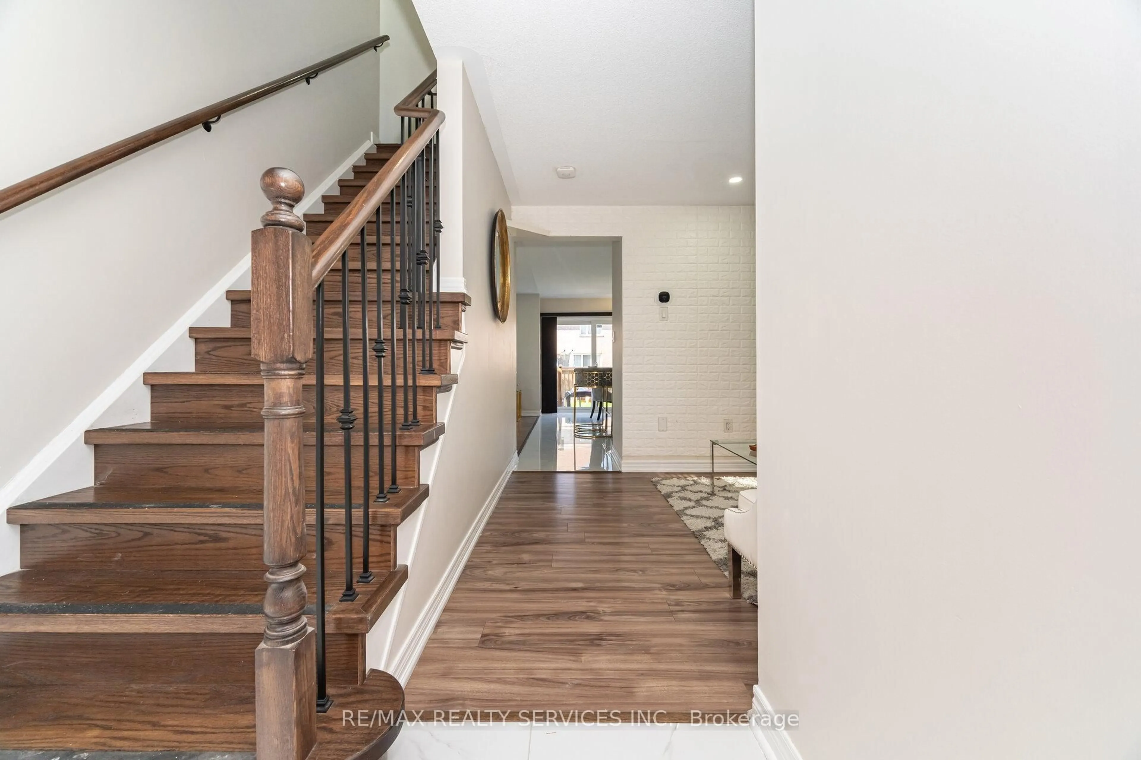 Indoor entryway for 3 Napoleon Cres, Brampton Ontario L6P 3K6