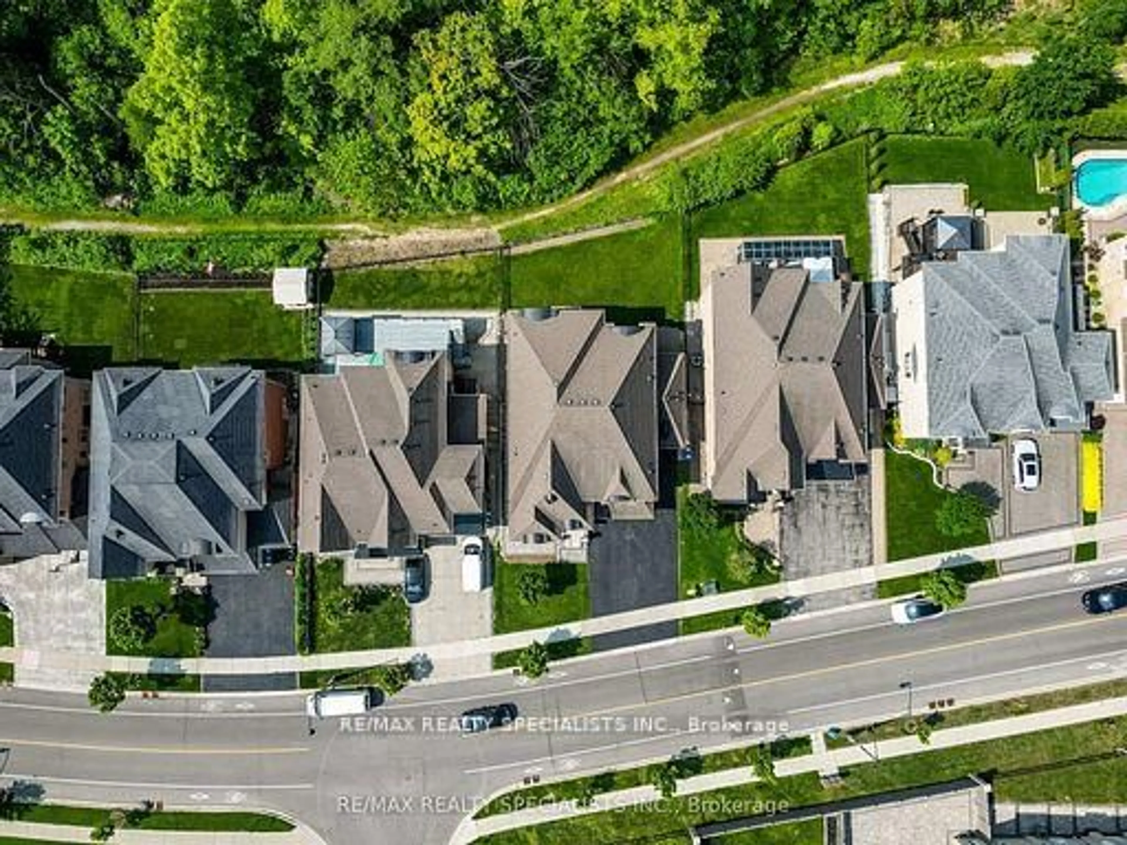 A pic from outside/outdoor area/front of a property/back of a property/a pic from drone, street for 28 Elbern Markell Dr, Brampton Ontario L6X 2X5