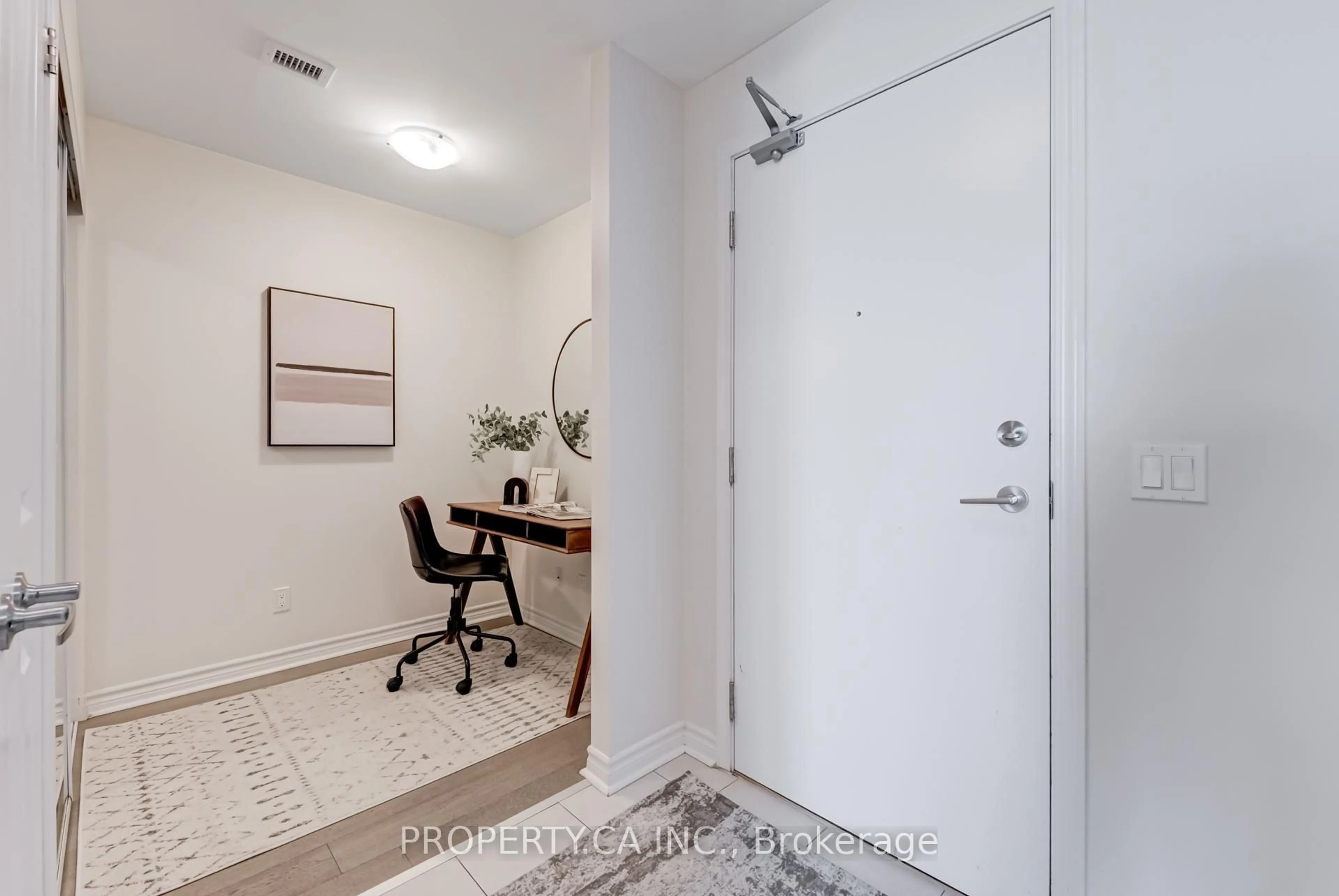 Indoor entryway for 2522 Keele St #704, Toronto Ontario M6L 0A2