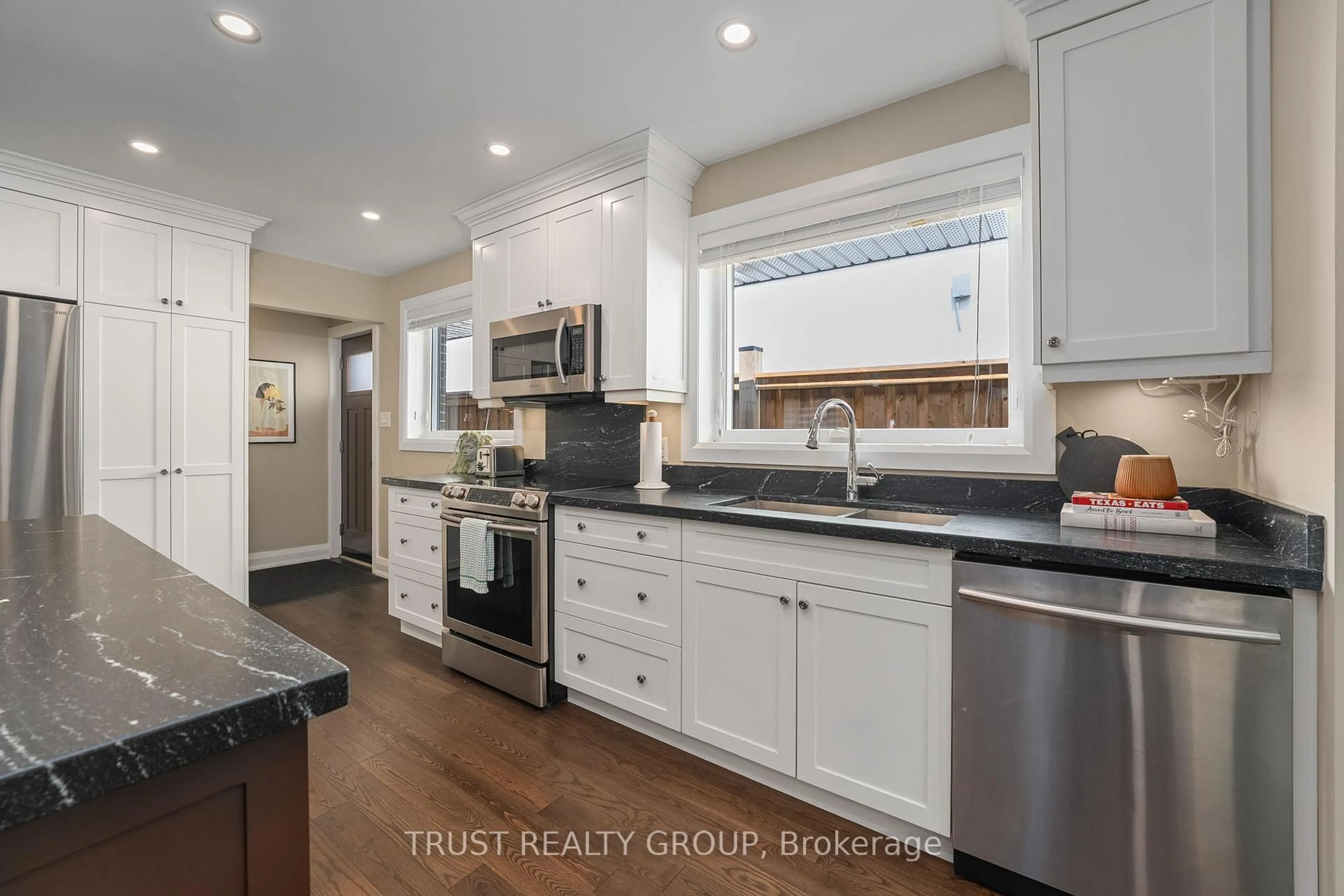 Open concept kitchen, ceramic/tile floor for 18 Deanecrest Rd, Toronto Ontario M9B 5W4