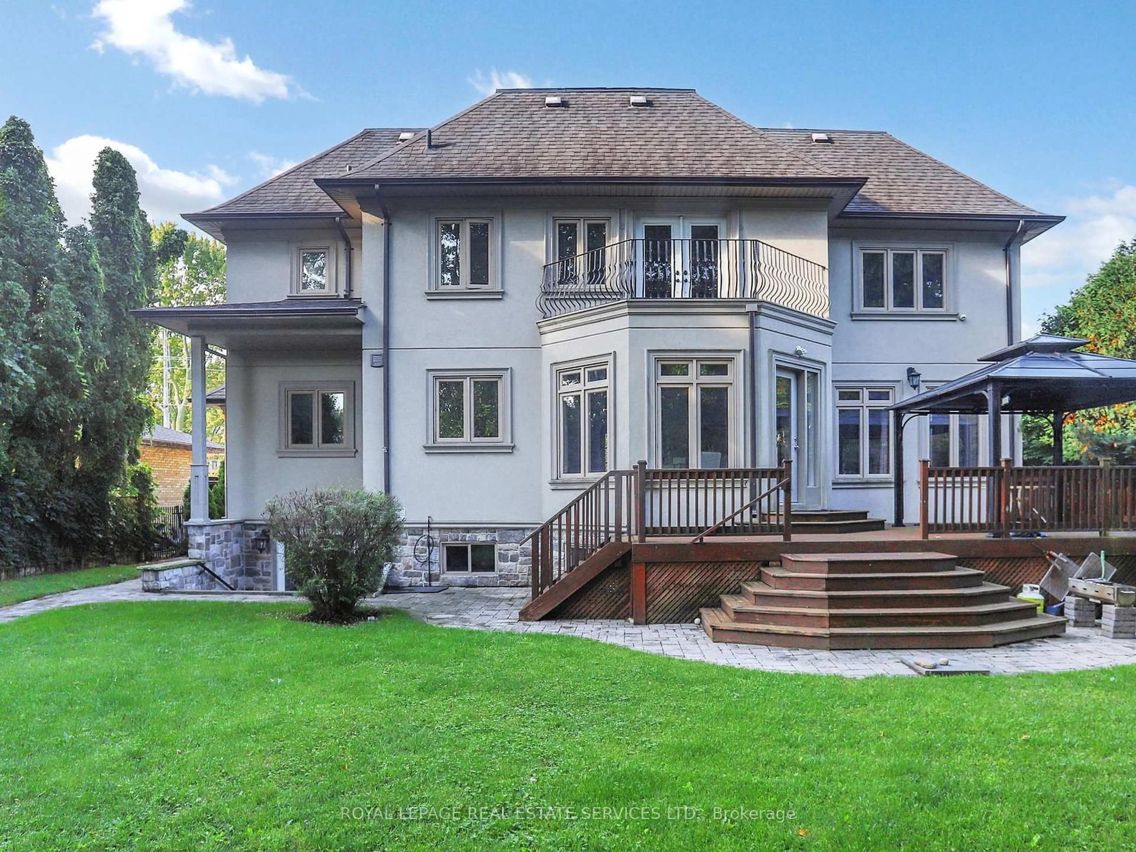 Home with brick exterior material, mountain view for 1511 Haig Blvd, Mississauga Ontario L5E 2N2