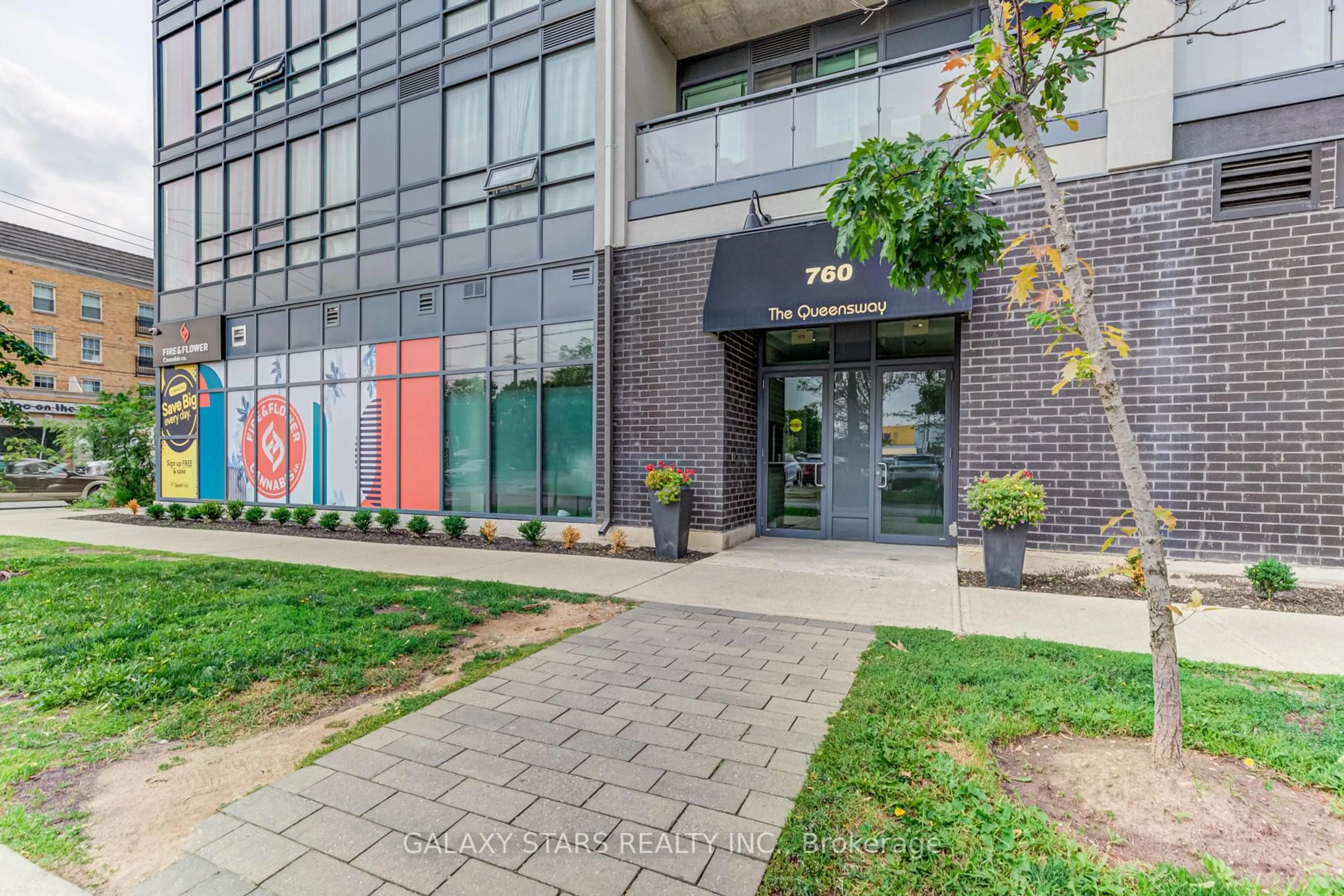 Unknown for 760 The Queensway #212, Toronto Ontario M8Z 0E1