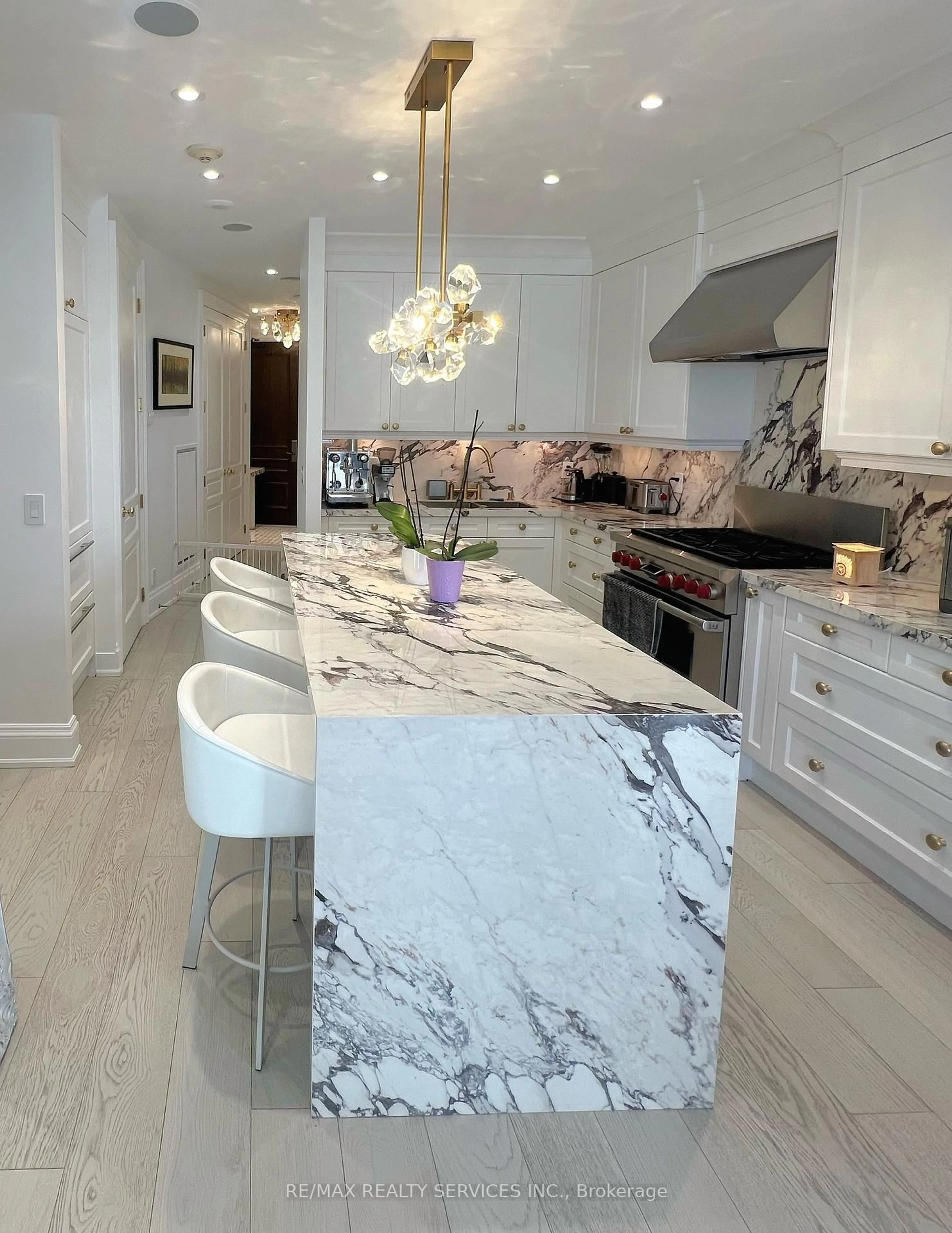 Contemporary kitchen, unknown for 111 Forsythe St #1003, Oakville Ontario L6K 3J9