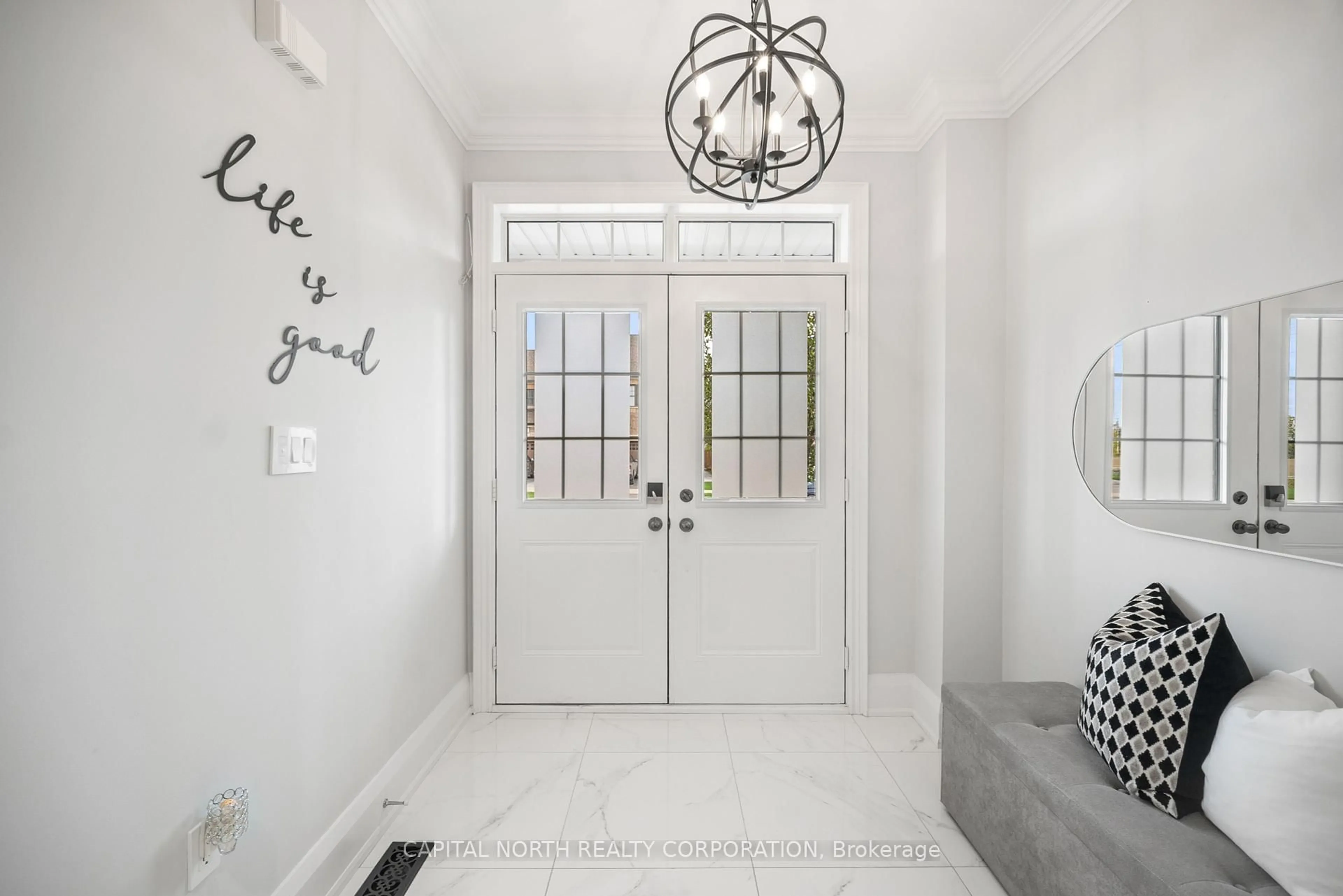 Indoor entryway for 10 Tormore Rd, Caledon Ontario L7E 4K7