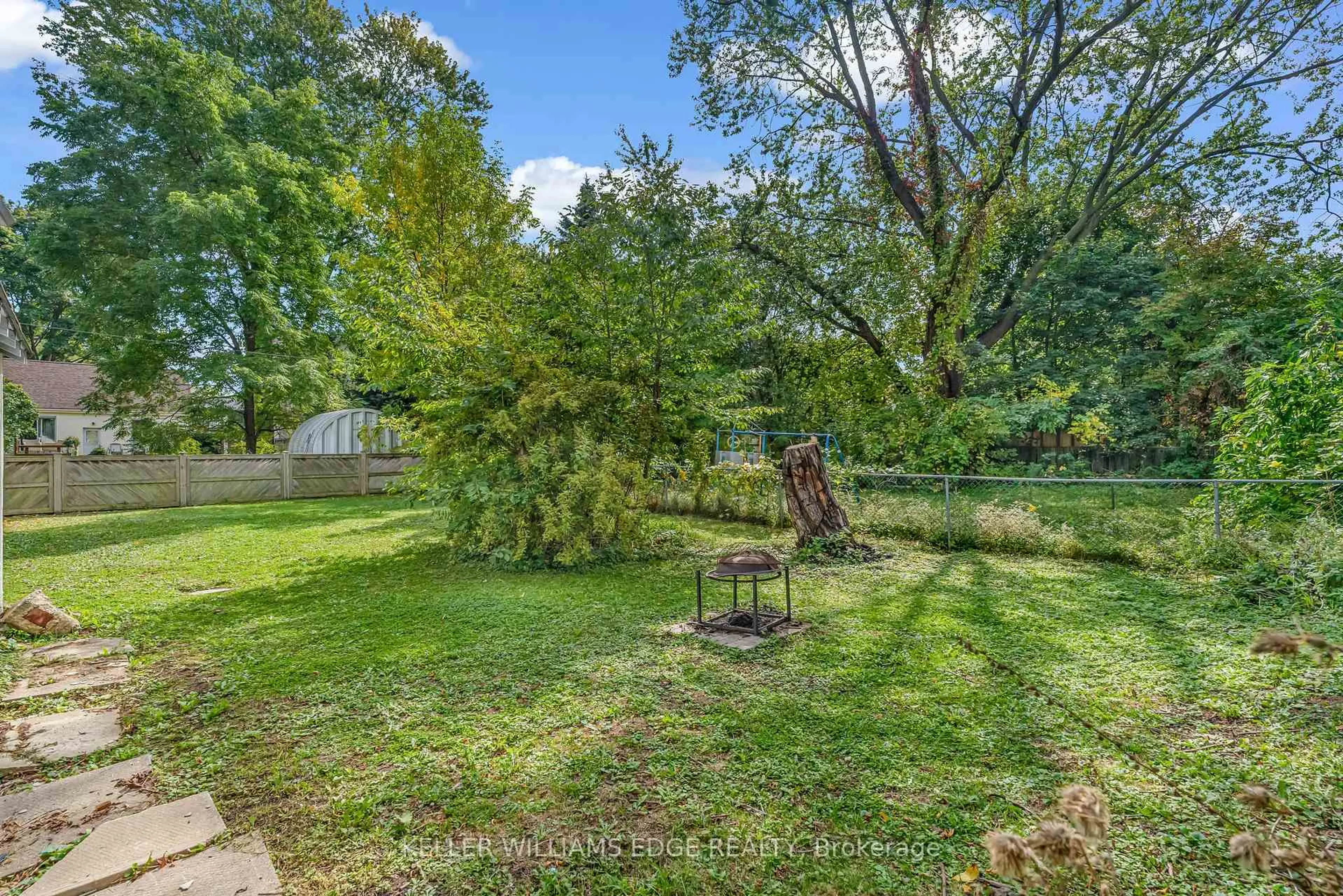 Patio, forest/trees view for 63 Minnewawa Rd, Mississauga Ontario L5G 1C6