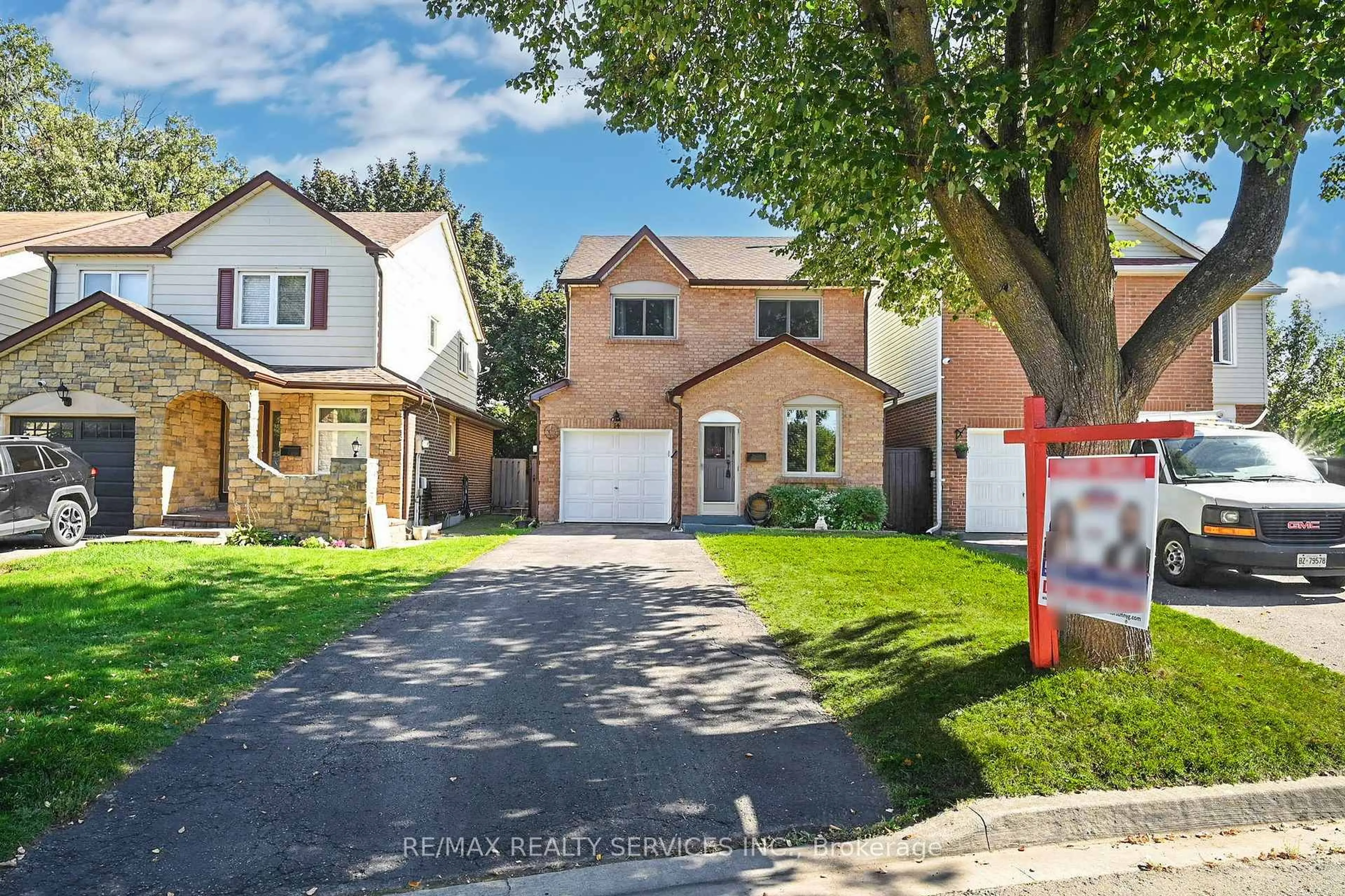 Home with brick exterior material, street for 14 Bryant Crt, Brampton Ontario L6X 2T1
