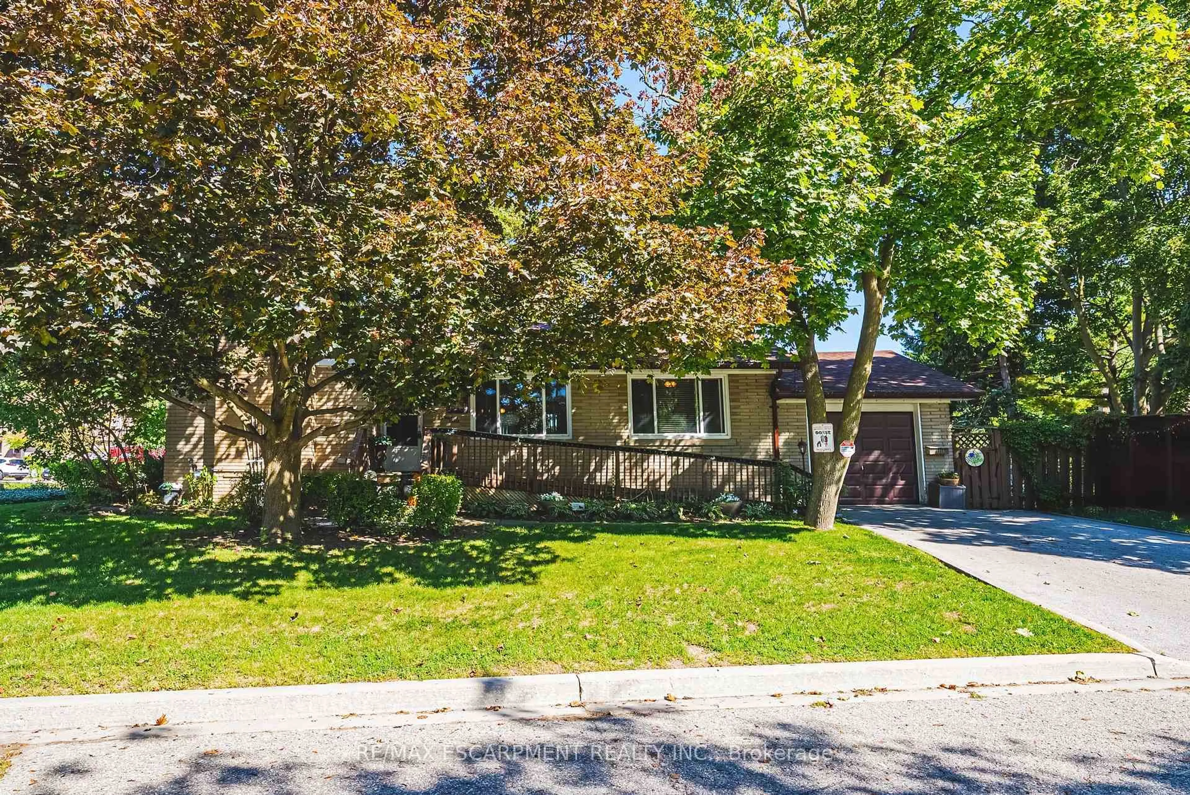 Home with brick exterior material, street for 1 Norwich Pl, Toronto Ontario M9V 2Y9
