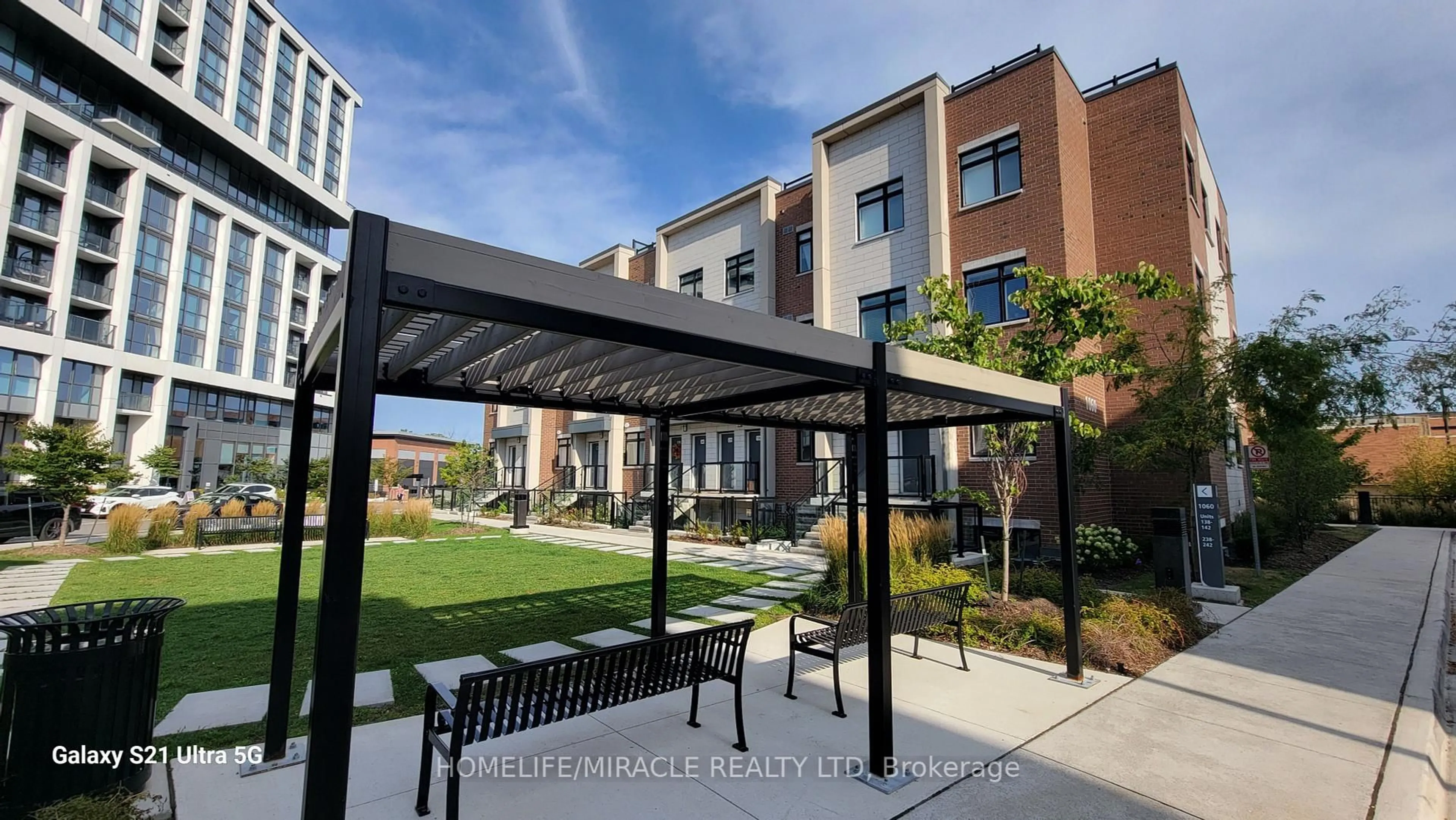 Patio, unknown for 1060 Douglas Mccurdy Comm Rd #134, Mississauga Ontario L5G 0C6