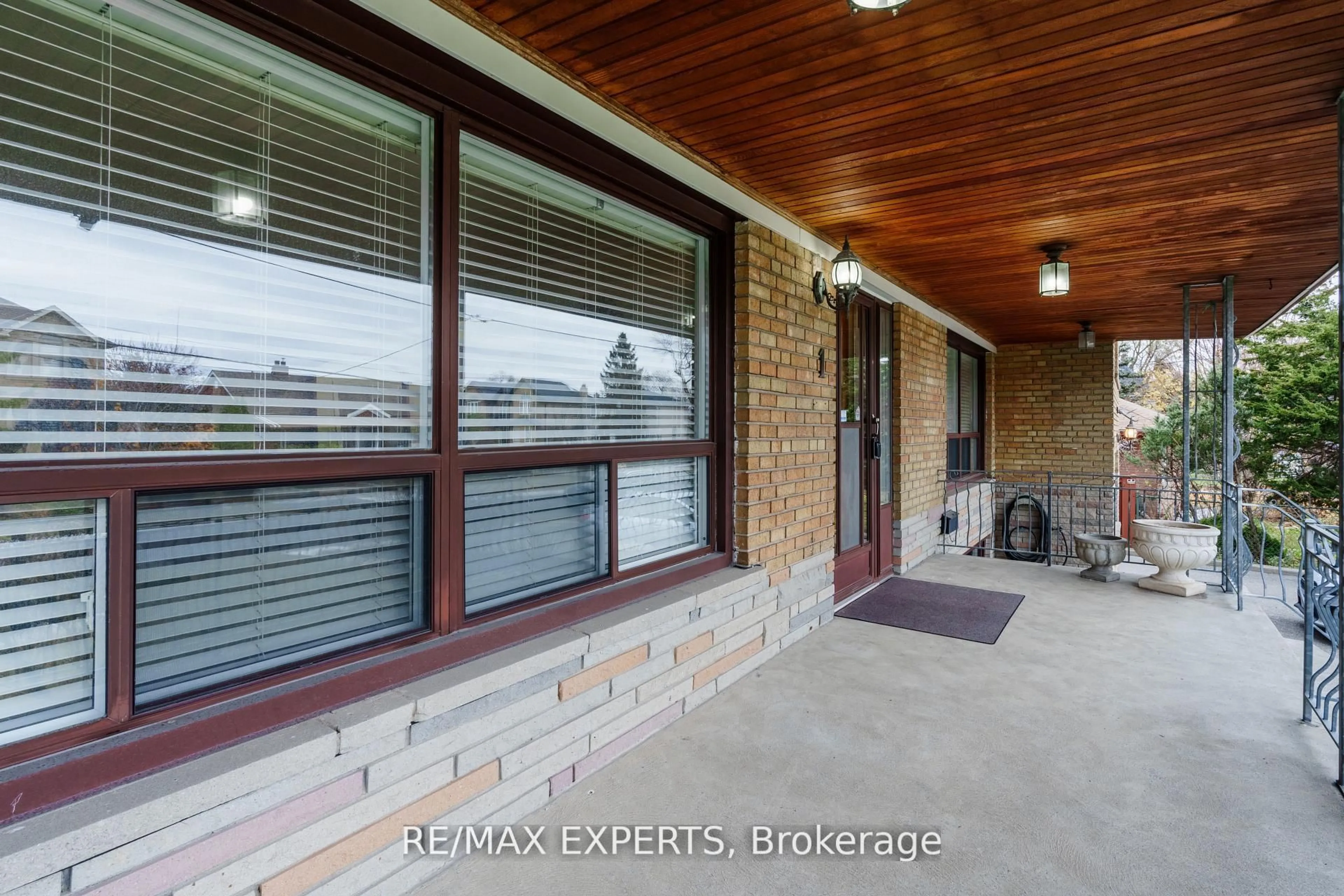 Unknown for 1 Creston Rd, Toronto Ontario M6A 1H9