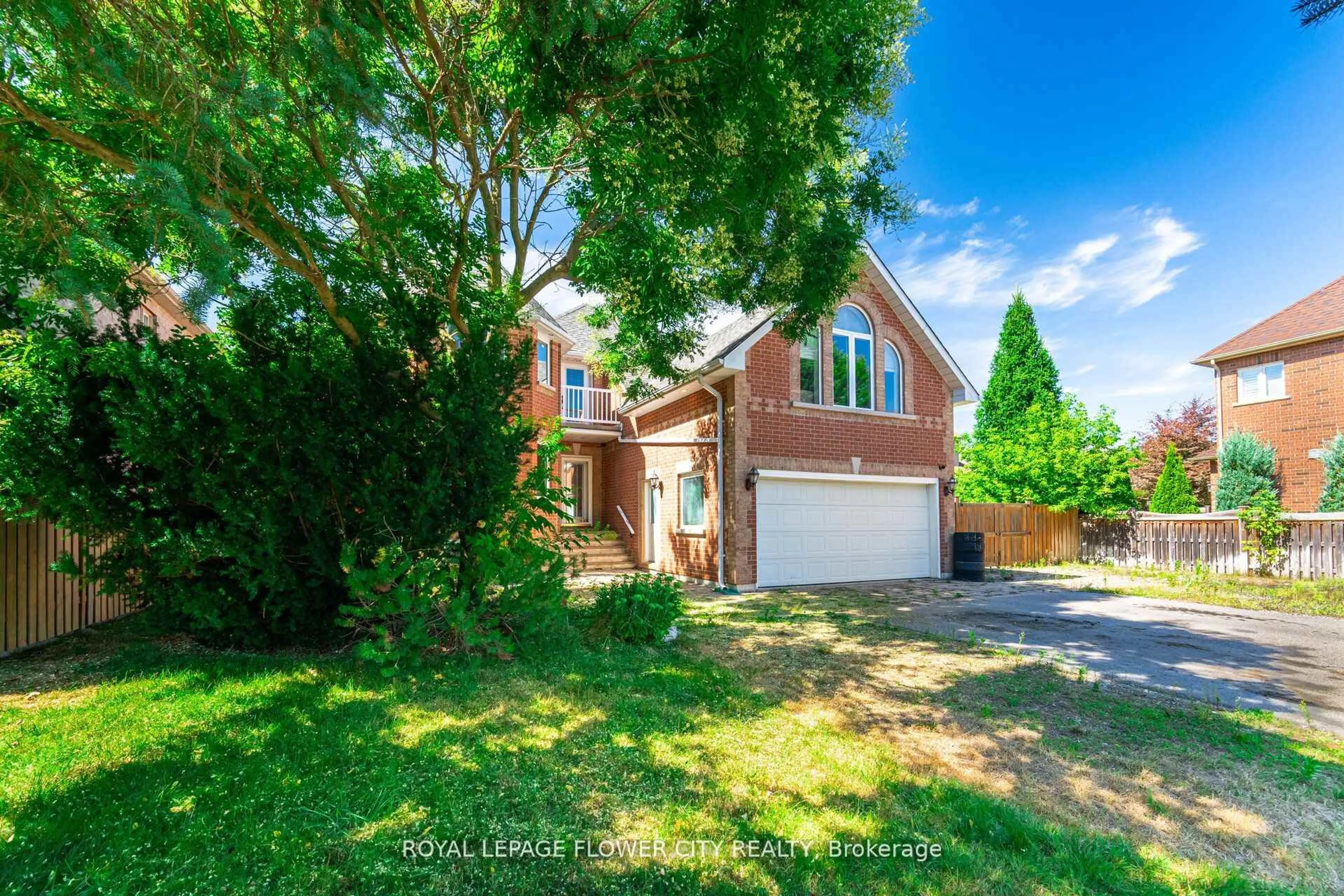 Home with brick exterior material, street for 14 Antrim Crt, Caledon Ontario L7C 1R1