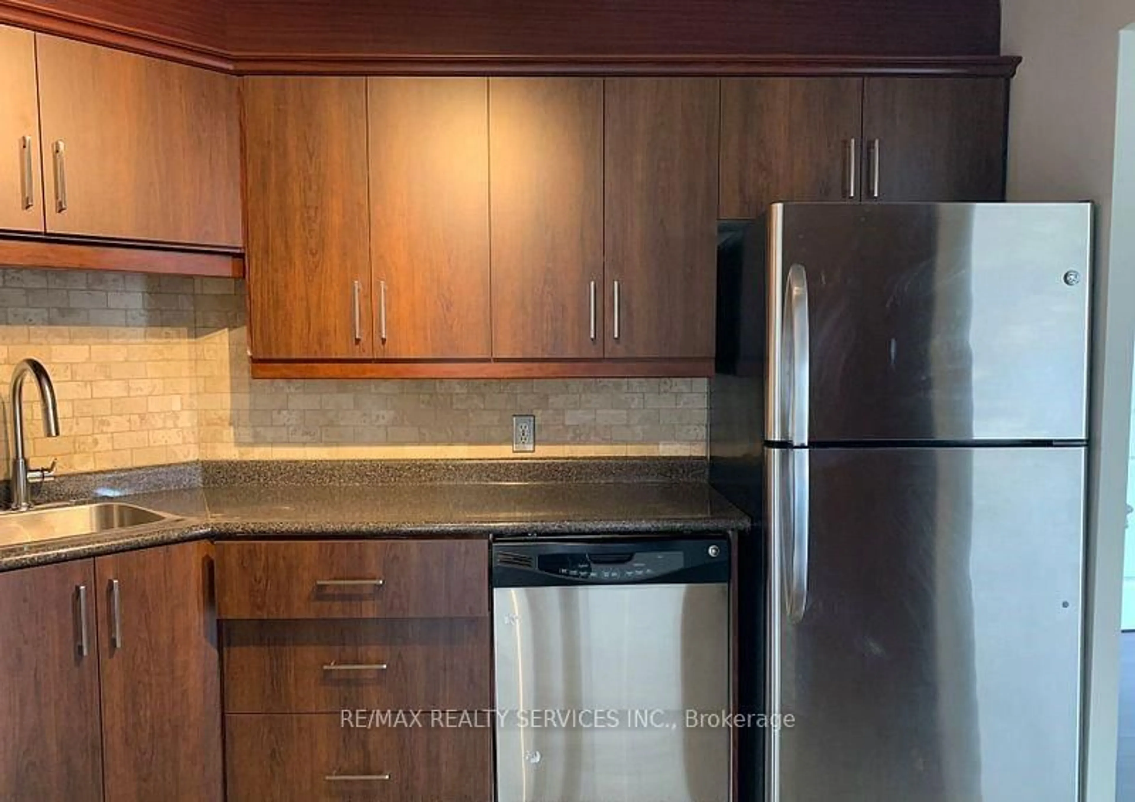 Standard kitchen, unknown for 35 Trailwood Dr #1412, Mississauga Ontario L4Z 3L6