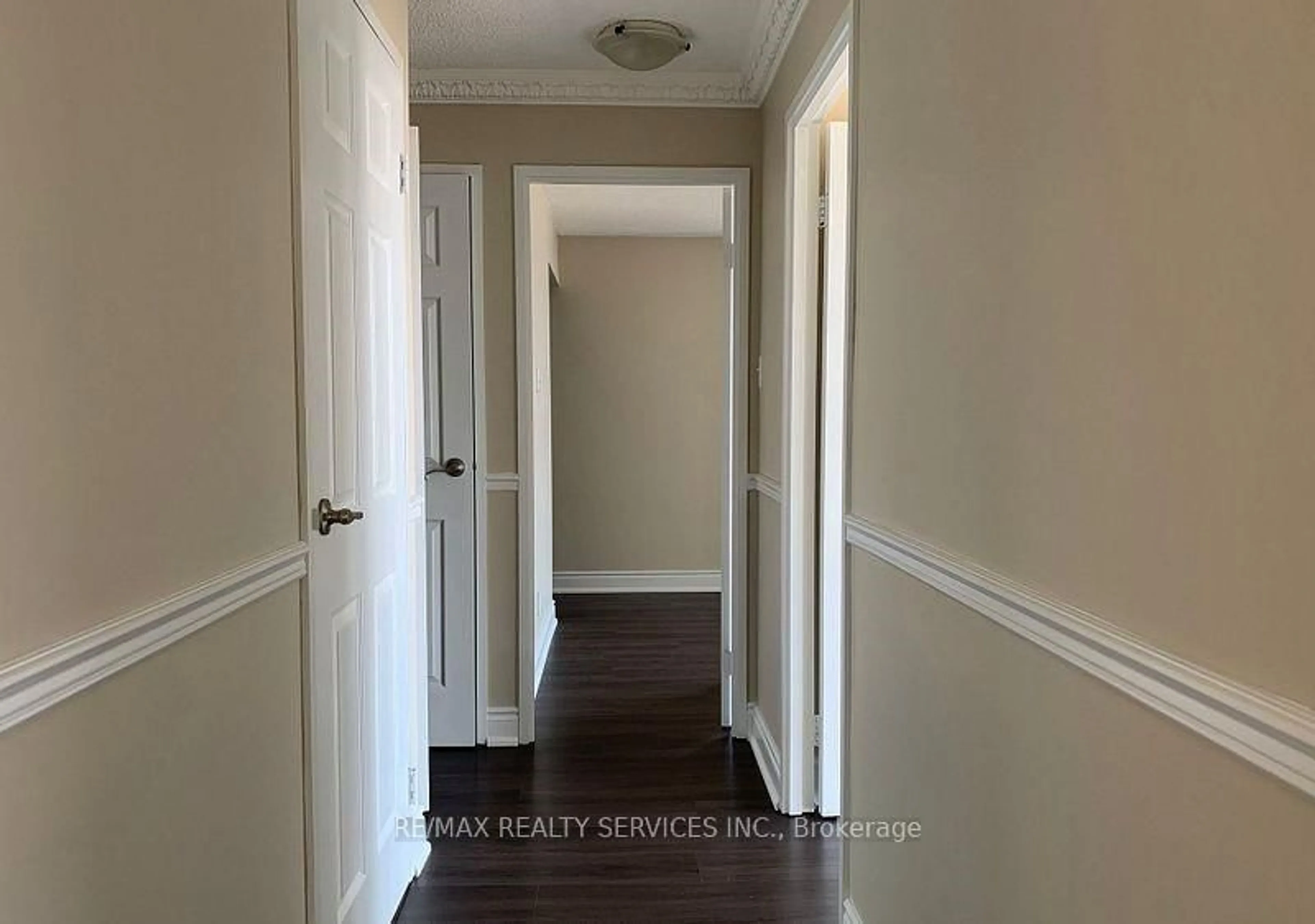 Indoor entryway for 35 Trailwood Dr #1412, Mississauga Ontario L4Z 3L6