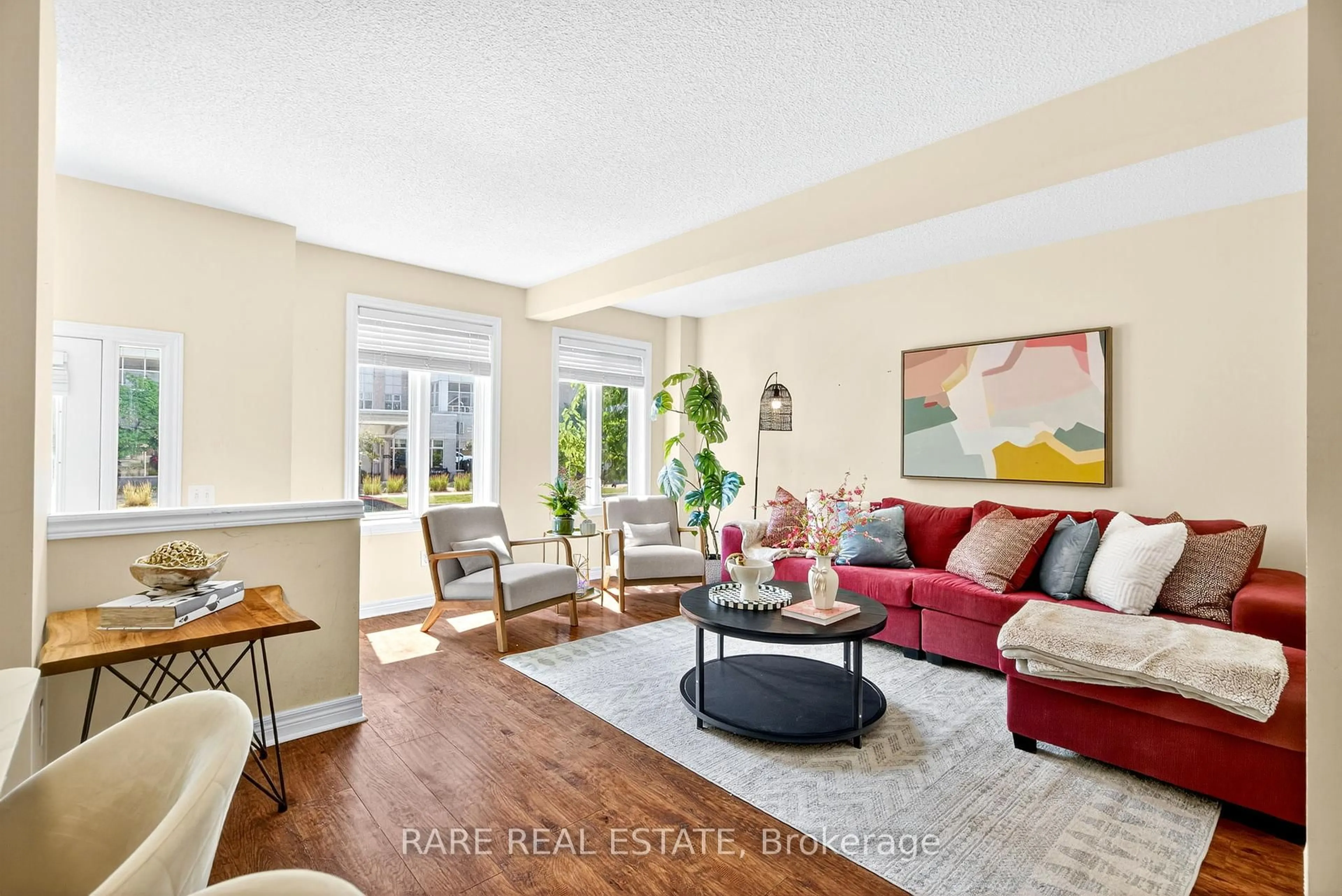 Living room with furniture, unknown for 1750 Creek Way #12, Burlington Ontario L7L 7E2