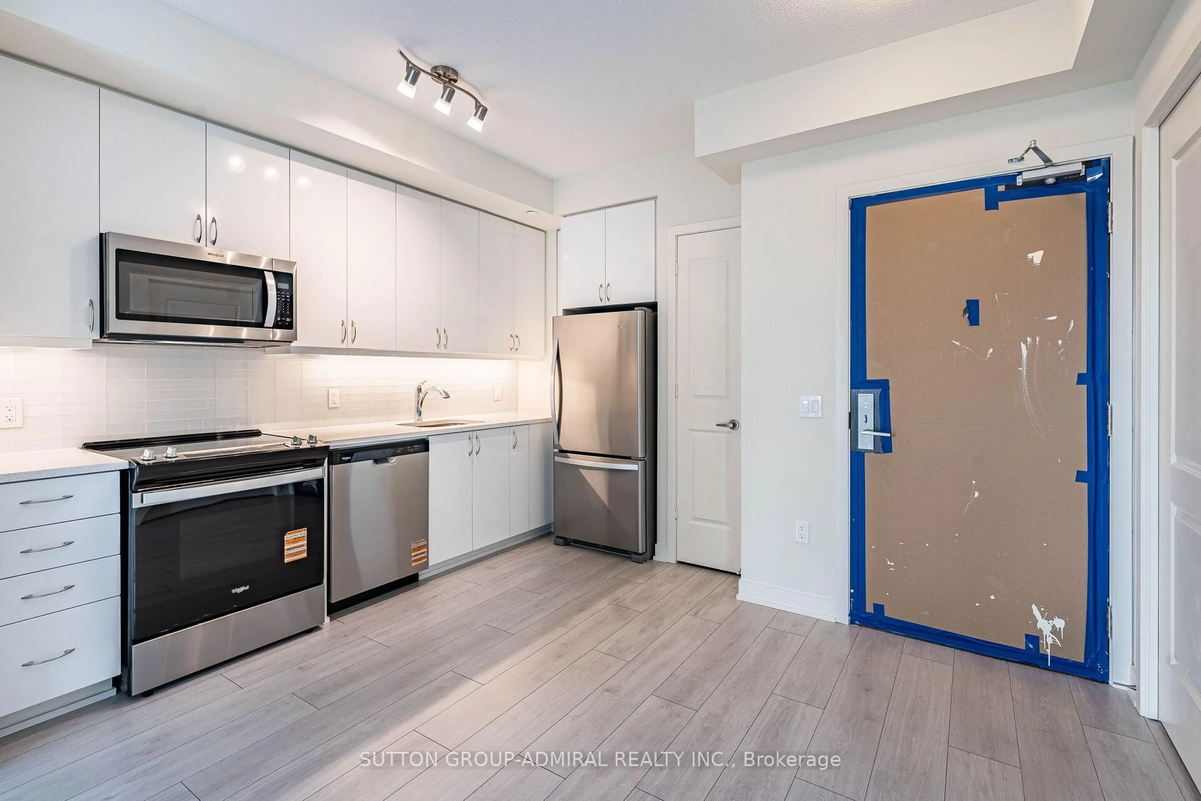 Standard kitchen, unknown for 38 Annie Craig Dr #4806, Toronto Ontario M8V 0A8