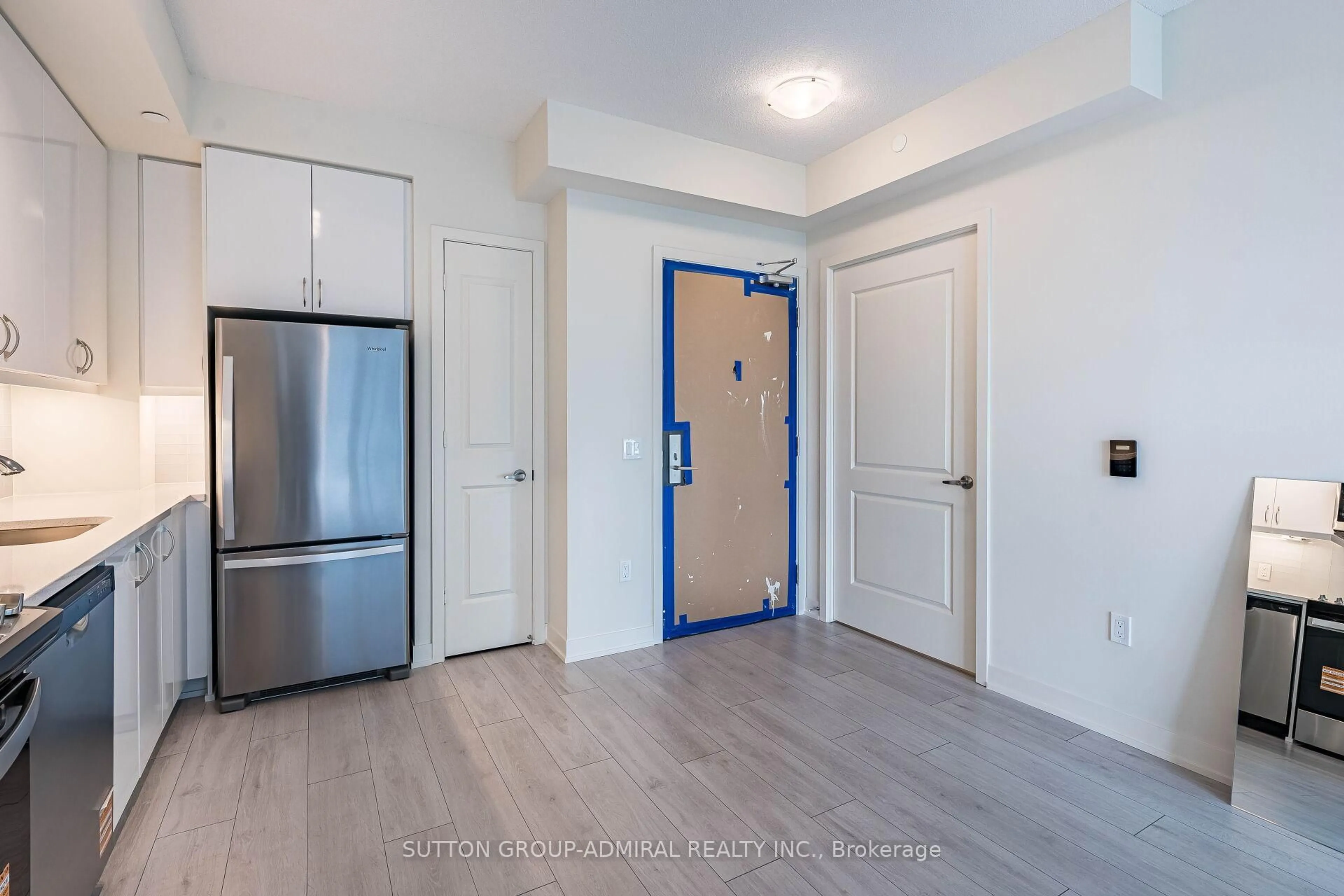 Indoor entryway for 38 Annie Craig Dr #4806, Toronto Ontario M8V 0A8
