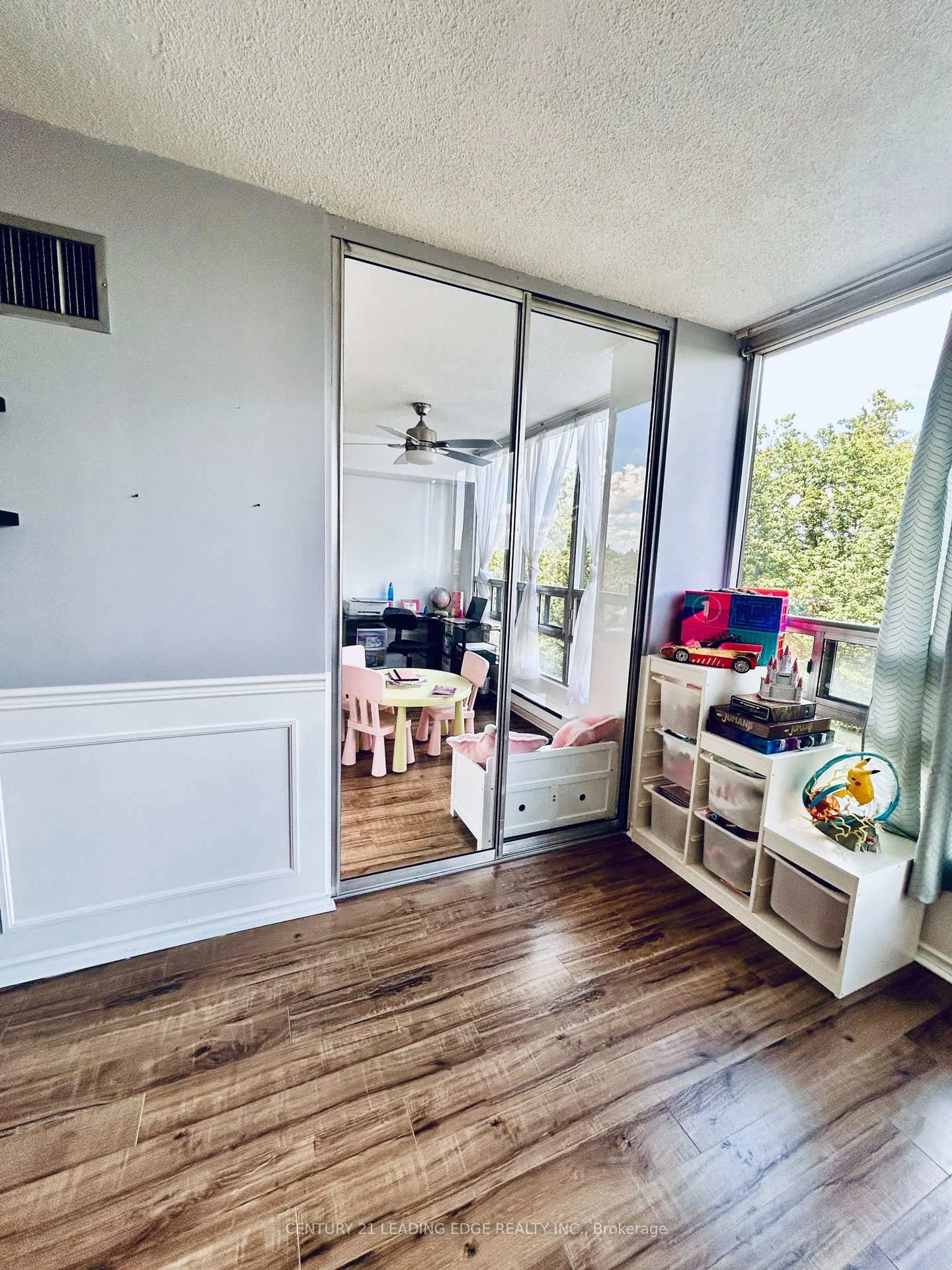 Unknown for 310 Mill St #401, Brampton Ontario L6Y 3B1