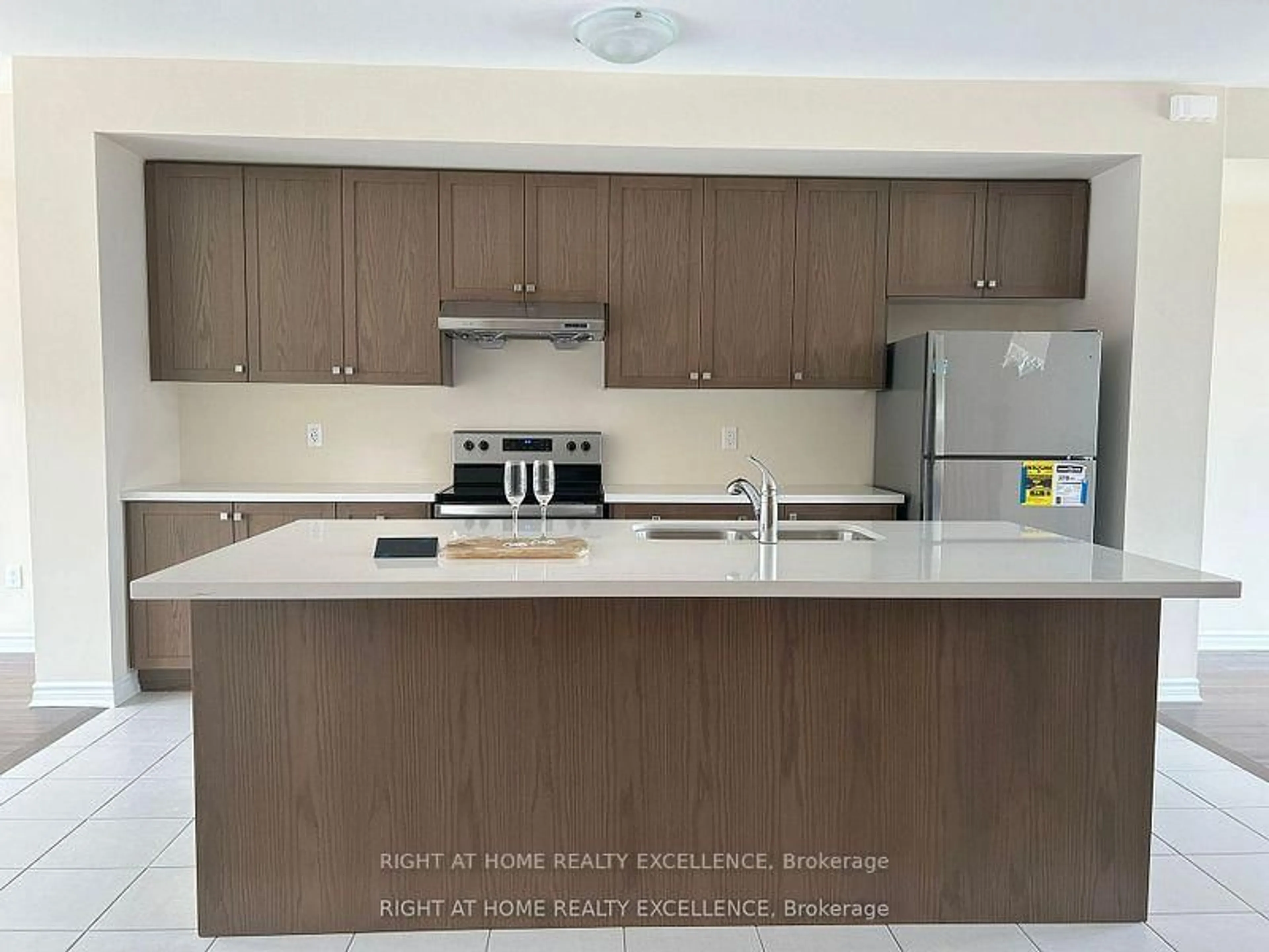 Standard kitchen, unknown for 18 Mccormack Rd, Caledon Ontario L7C 0Y9
