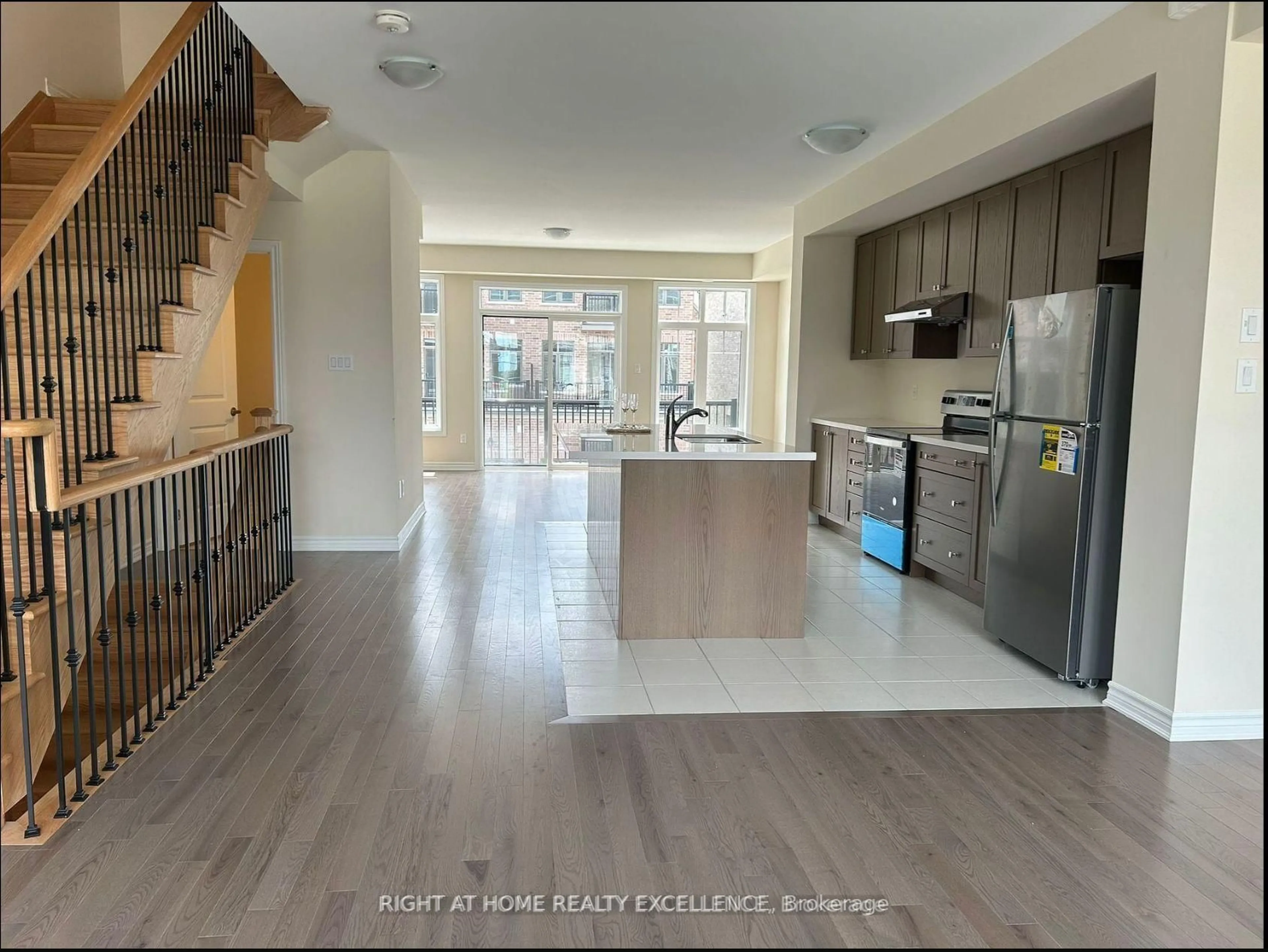 Open concept kitchen, unknown for 18 Mccormack Rd, Caledon Ontario L7C 0Y9