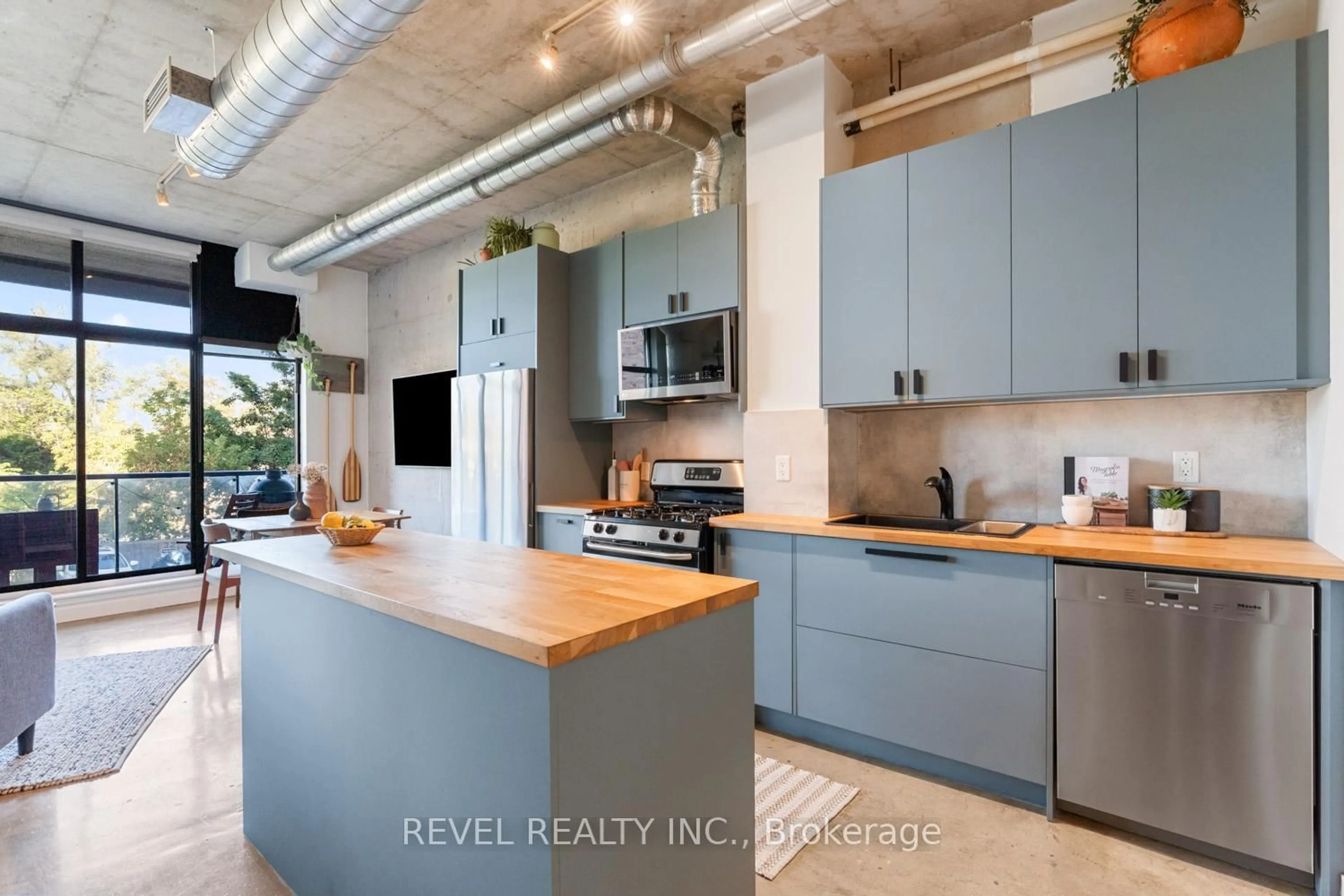 Open concept kitchen, unknown for 369 Sorauren Ave #204, Toronto Ontario M6R 3C2