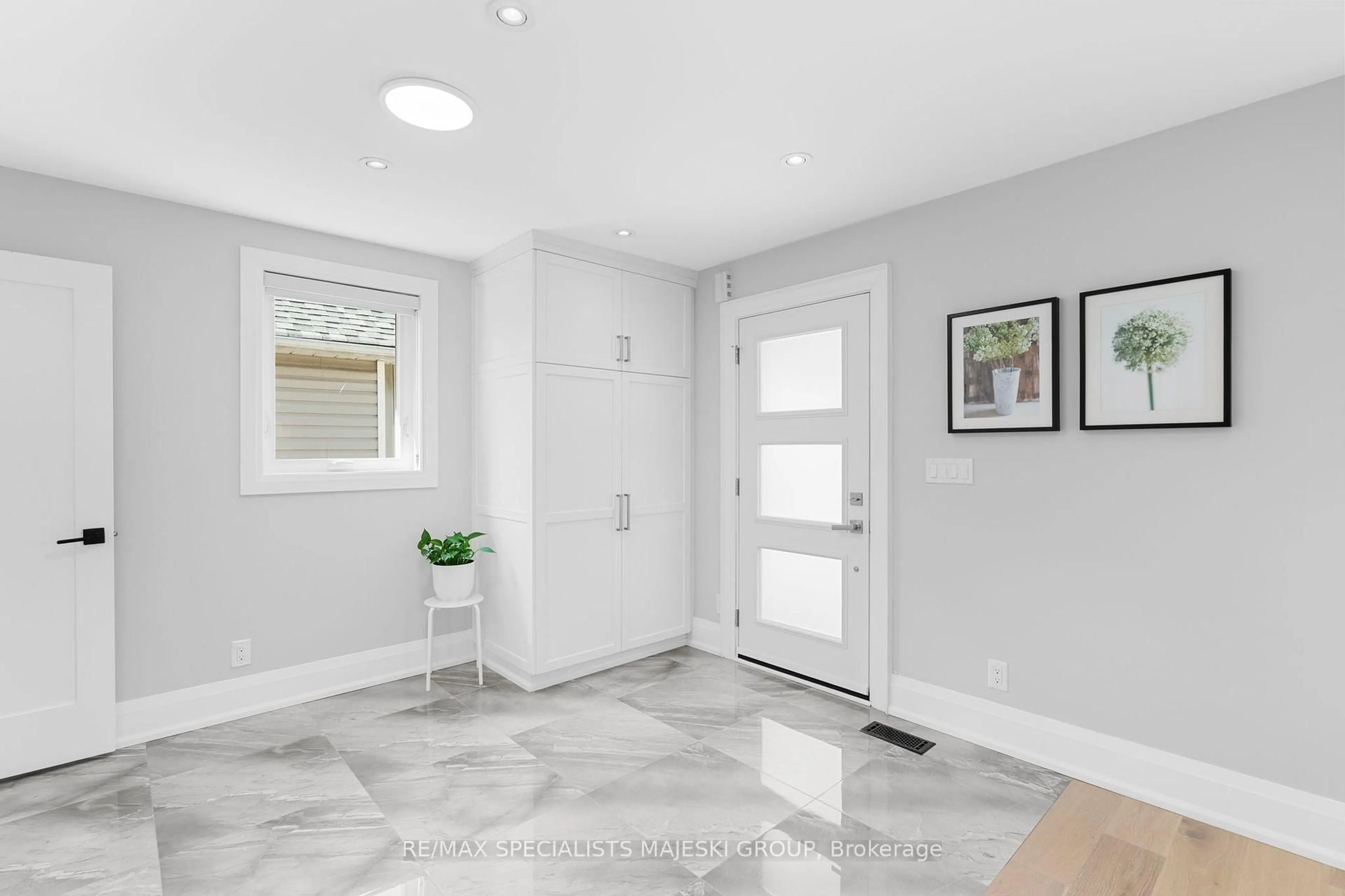 Indoor entryway for 21 Heman St, Toronto Ontario M8V 1X4