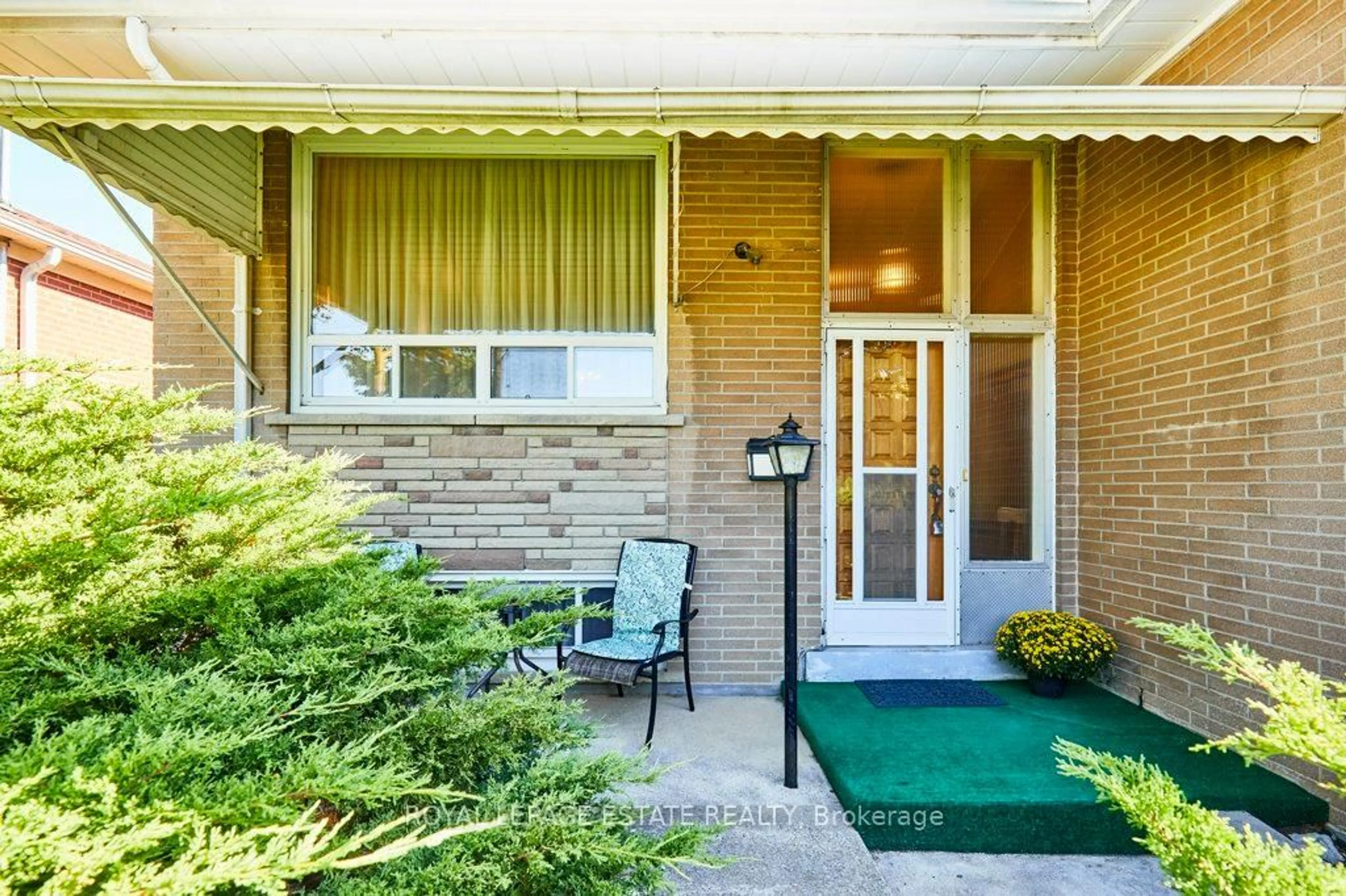 Unknown for 5 Bolger Pl, Toronto Ontario M9W 4R6