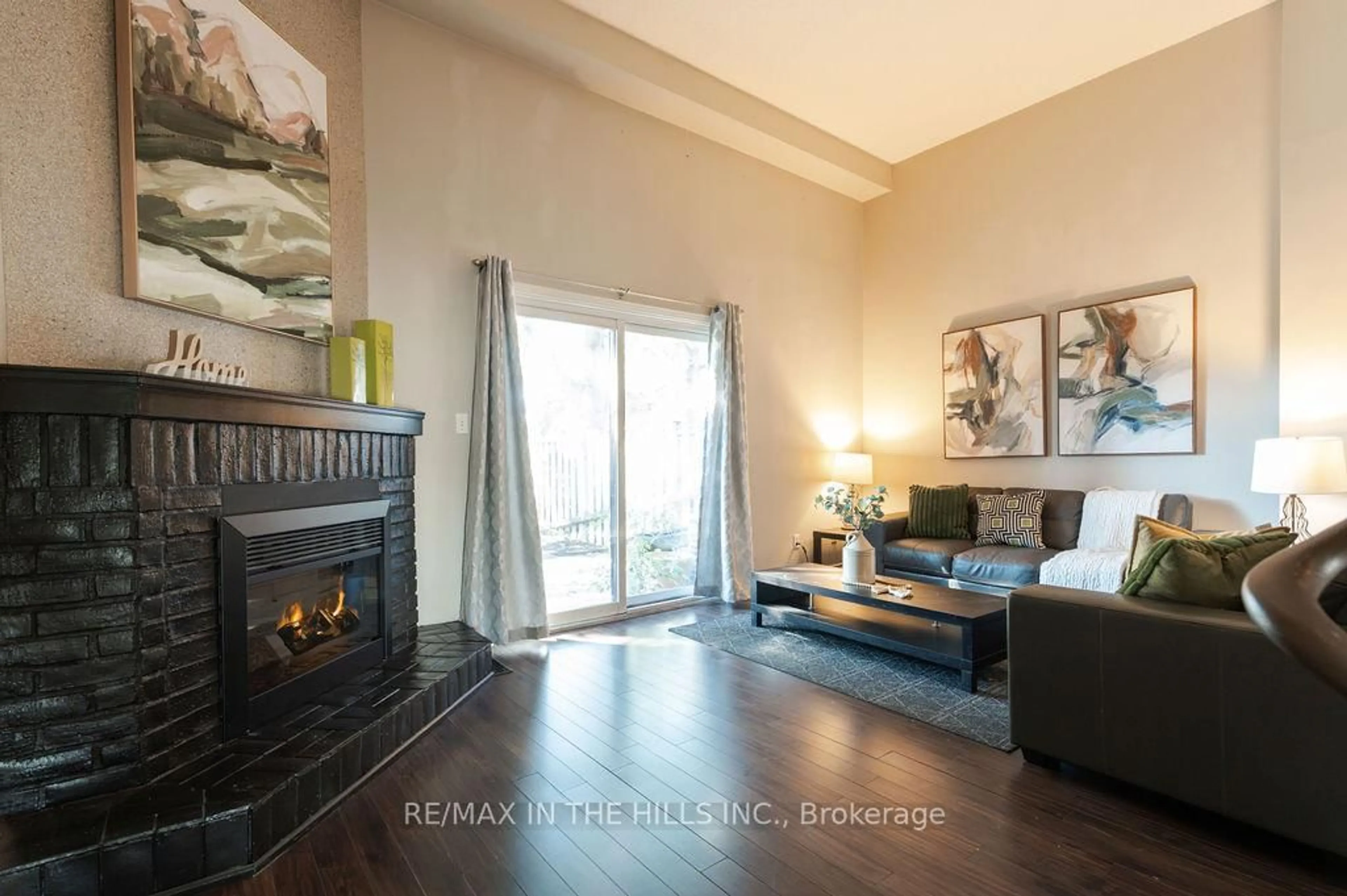 Living room with furniture, unknown for 3360 Council Ring Rd #57, Mississauga Ontario L5L 2E4