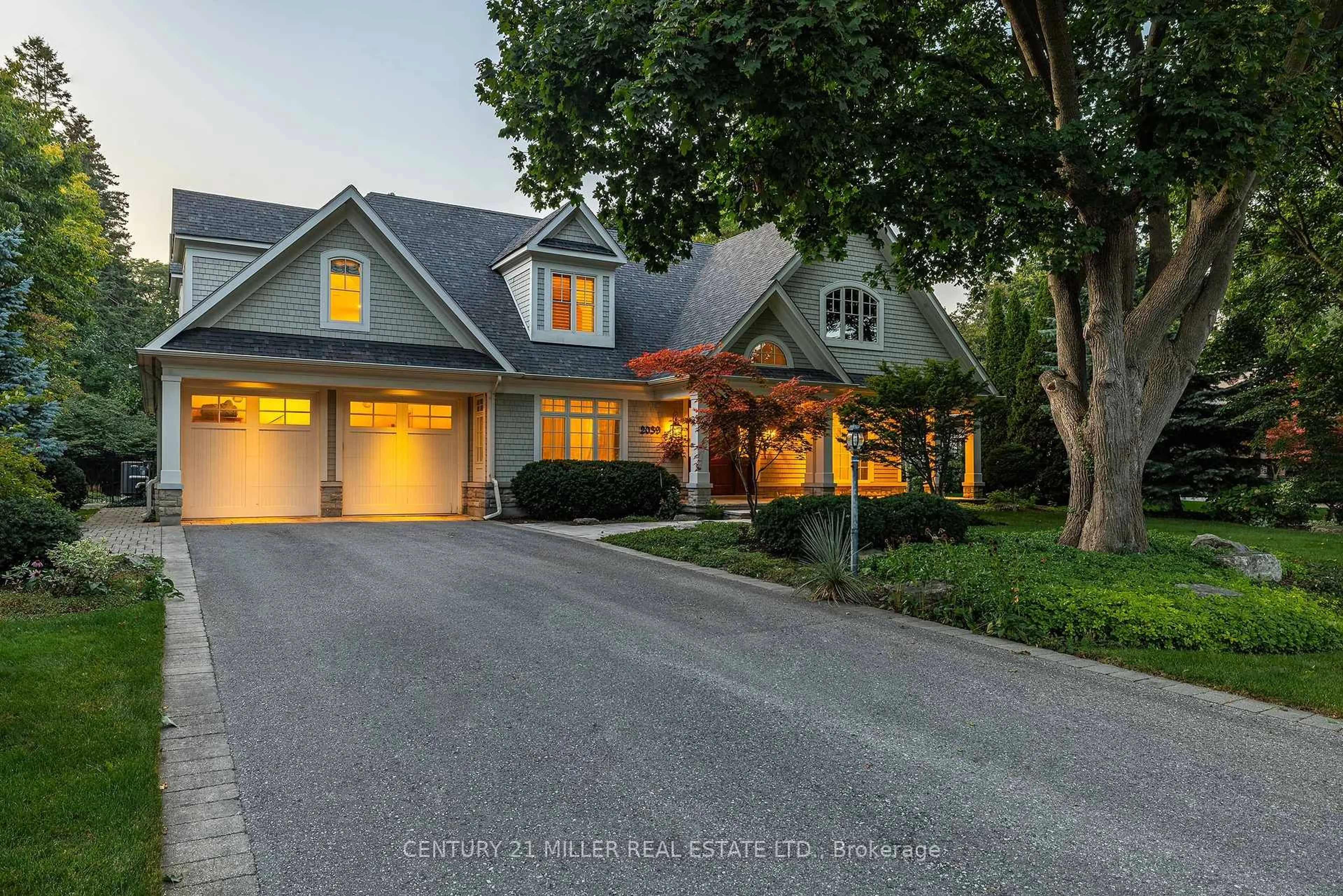 Home with brick exterior material, street for 2039 Ardleigh Rd, Oakville Ontario L6J 1V6