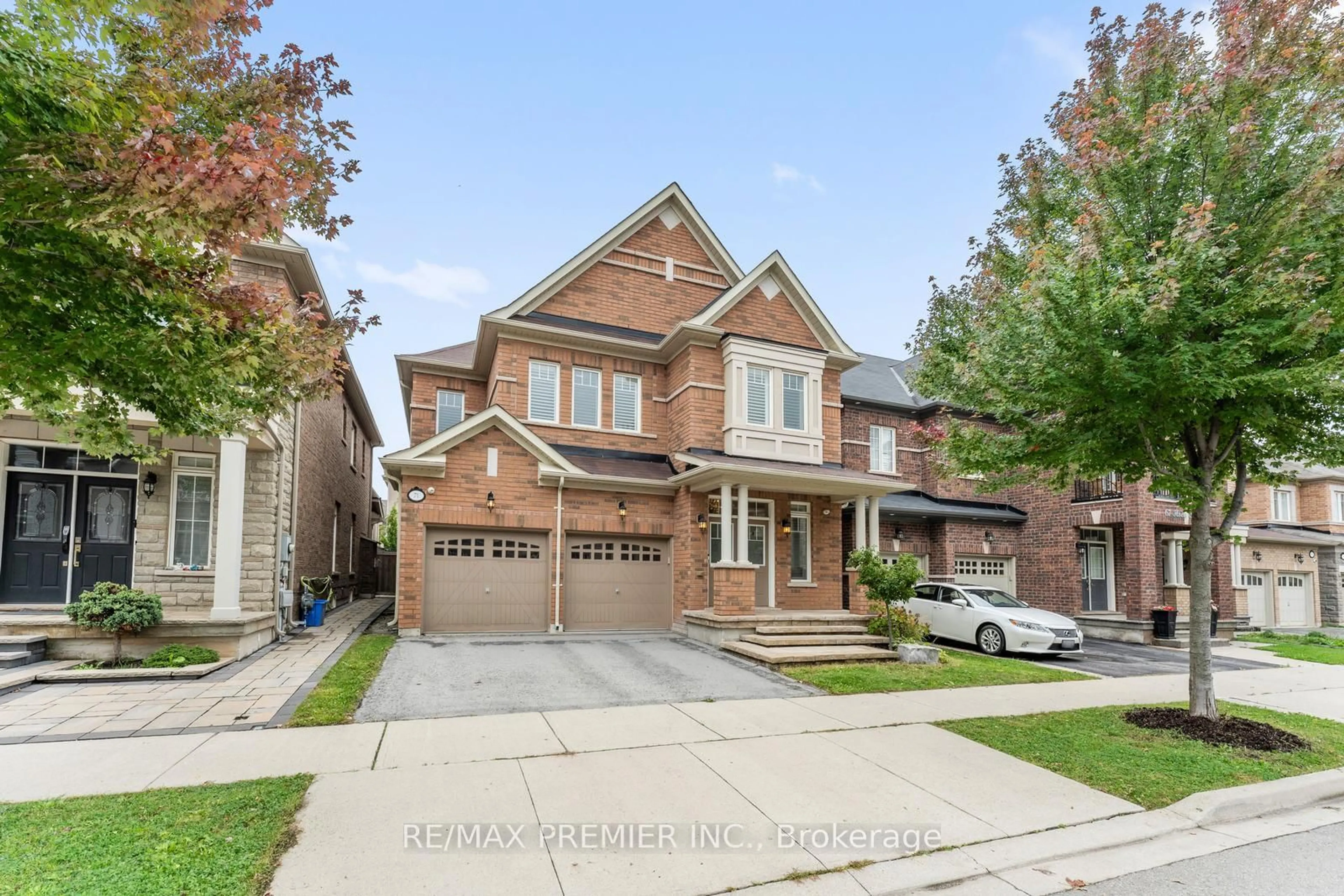Home with brick exterior material, street for 71 Hoey Cres, Oakville Ontario L6M 0W4