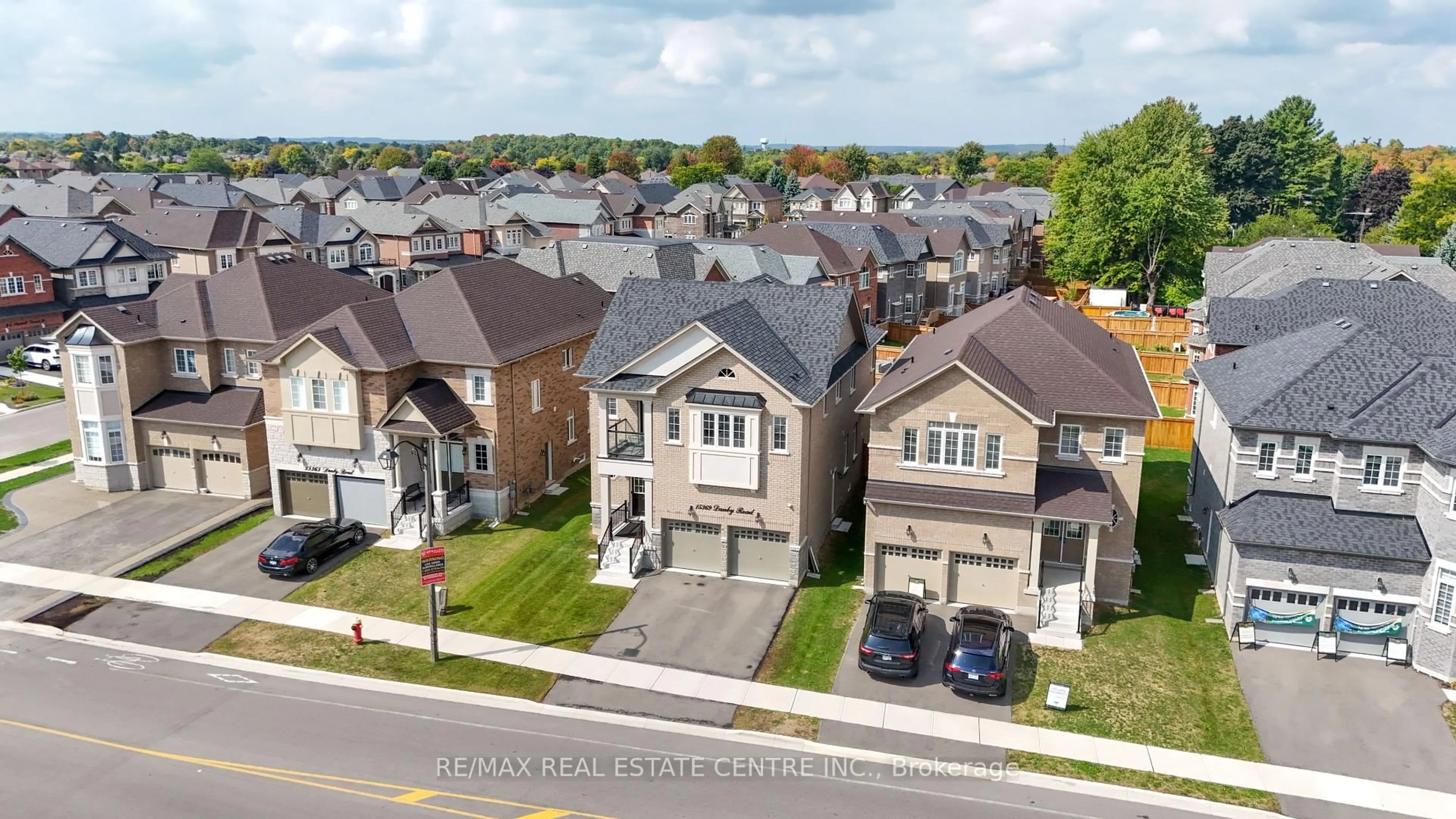 A pic from outside/outdoor area/front of a property/back of a property/a pic from drone, street for 15369 Danby Rd, Halton Hills Ontario L7G 5G2