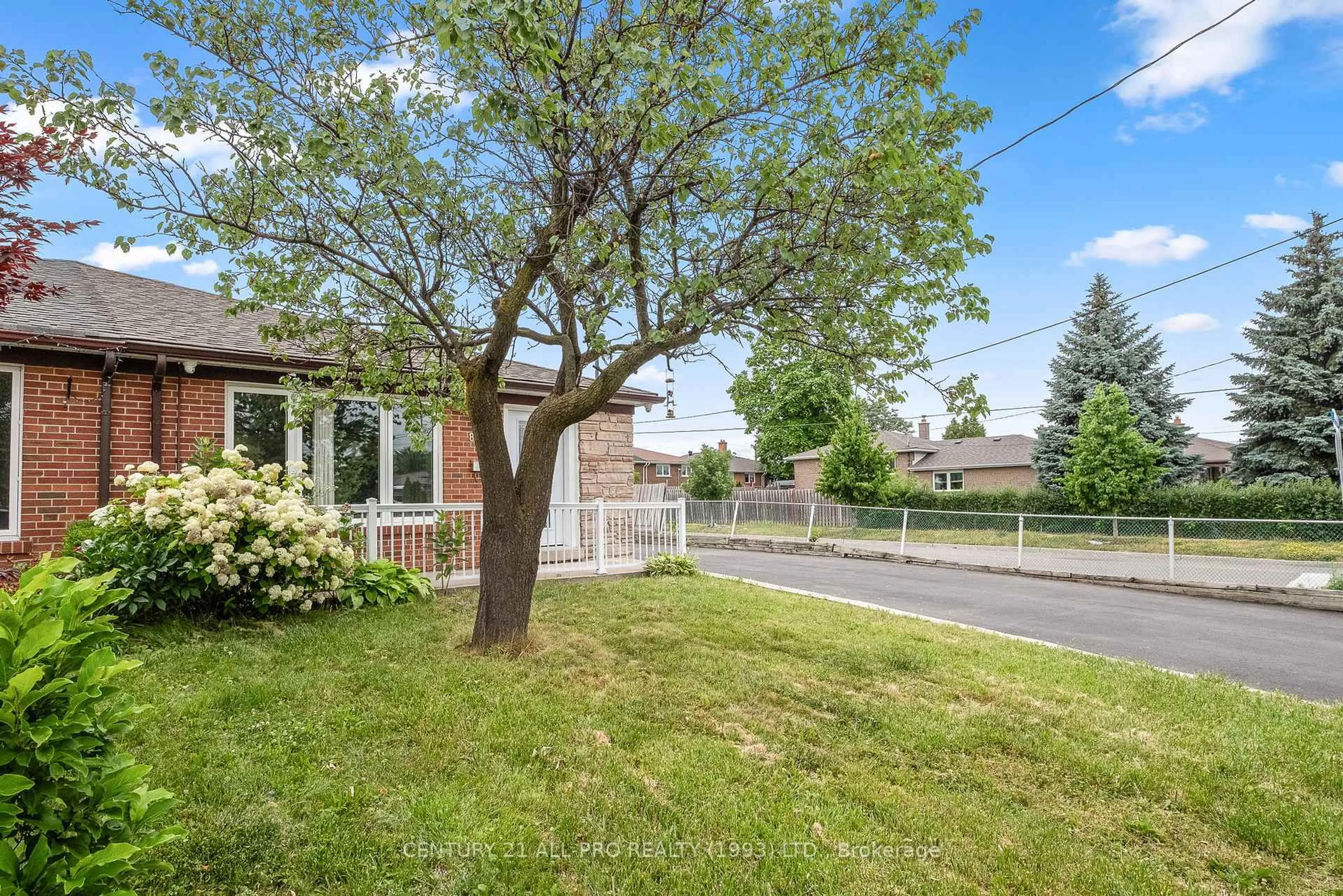 Patio, street for 84 Goldsboro Rd, Toronto Ontario M9L 1A7