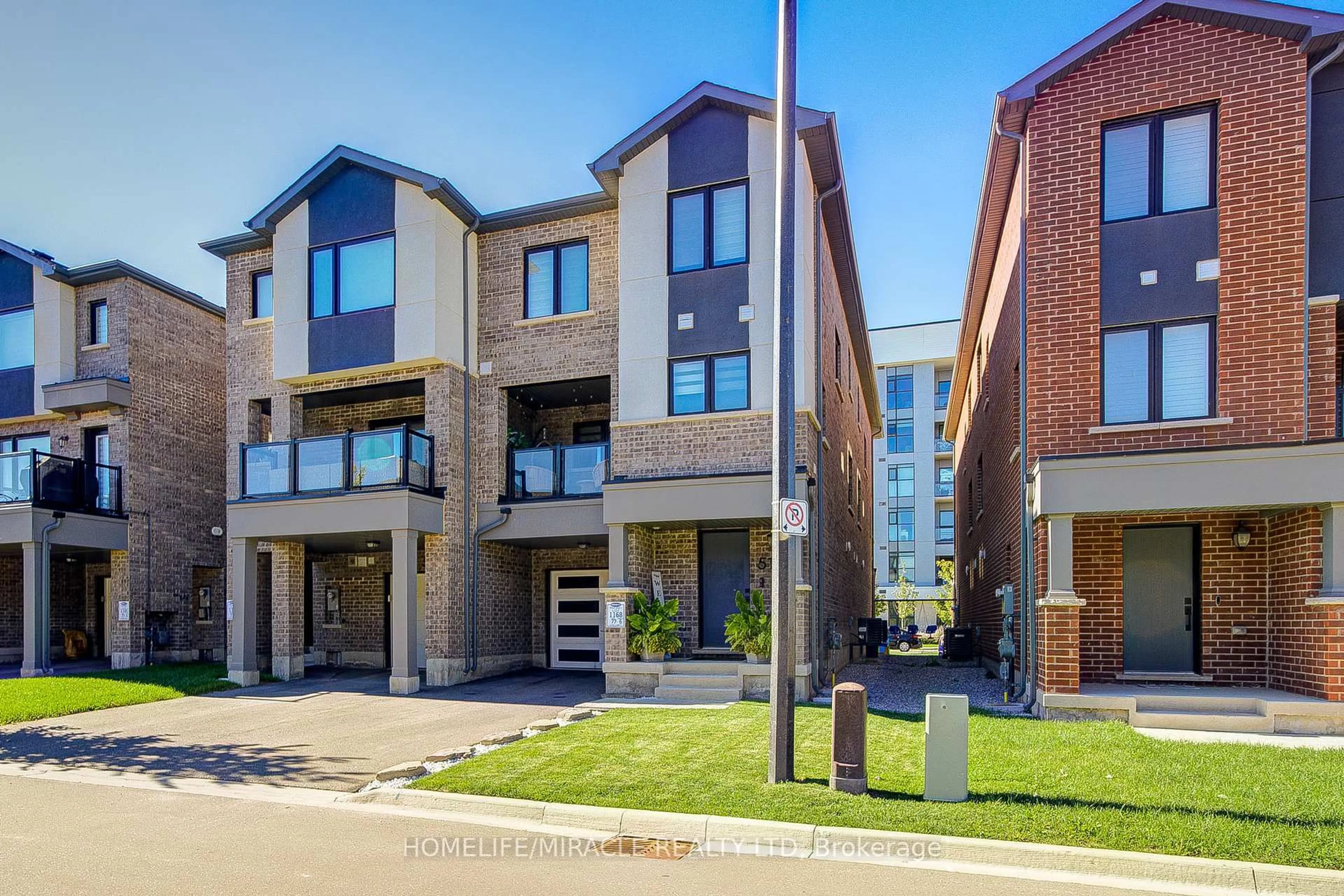 Home with brick exterior material, street for 514 Bellflower Crt, Milton Ontario L9E 1W4