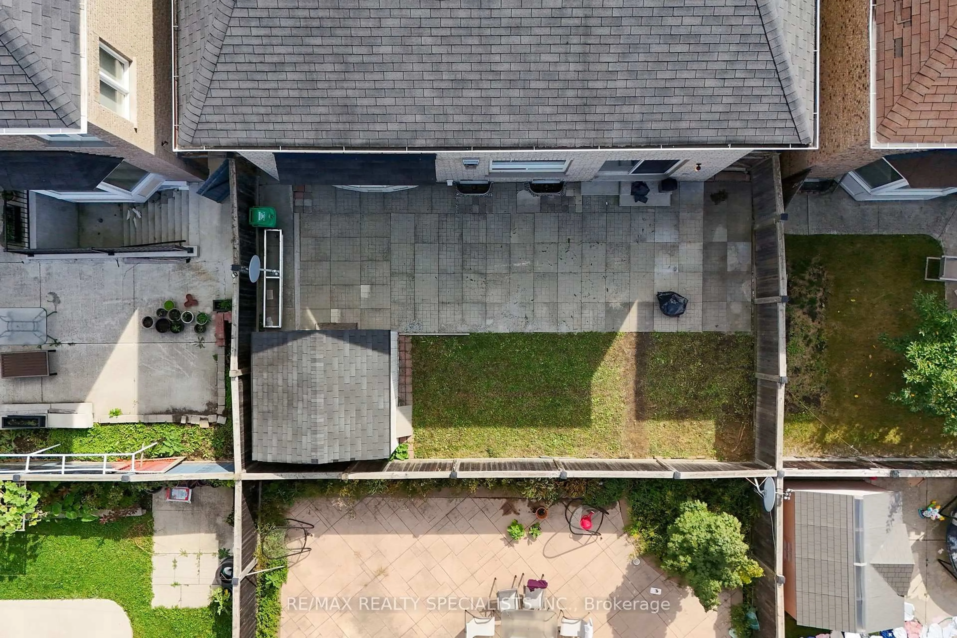 A pic from outside/outdoor area/front of a property/back of a property/a pic from drone, city buildings view from balcony for 428 Father Tobin Rd, Brampton Ontario L6R 0S2
