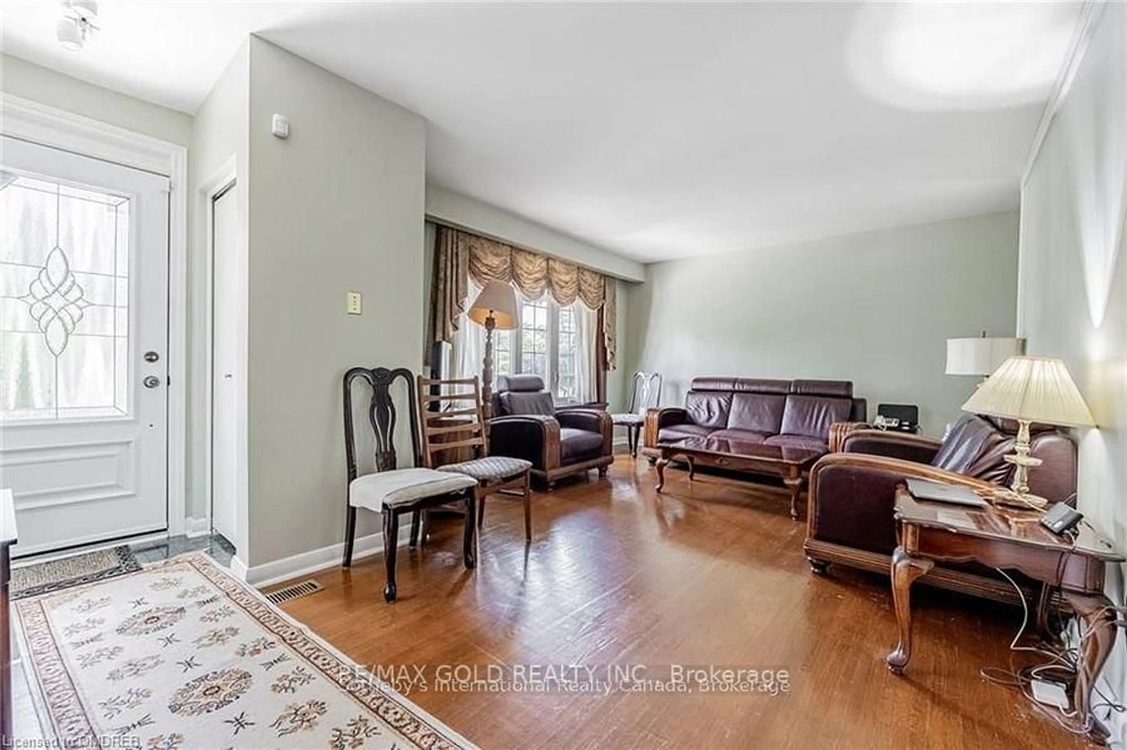 Living room with furniture, unknown for 545 SANDBROOK Rd, Oakville Ontario L6L 4M6