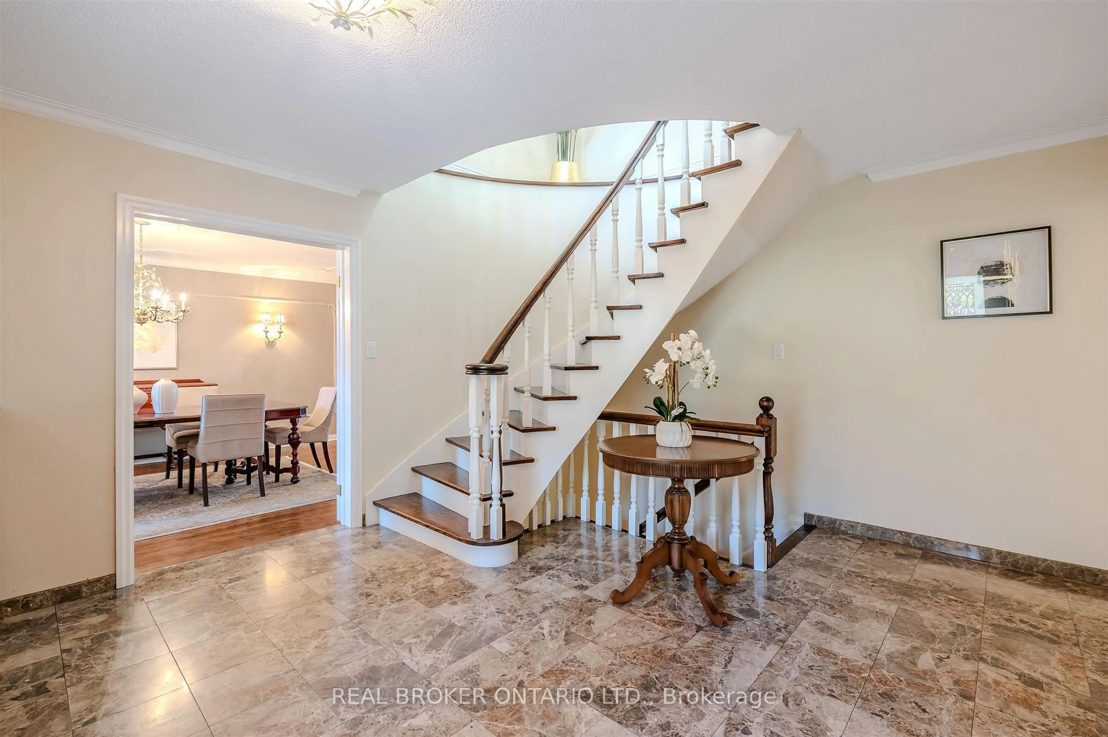 Unknown for 6 Streatham Pl, Toronto Ontario M9B 6A4