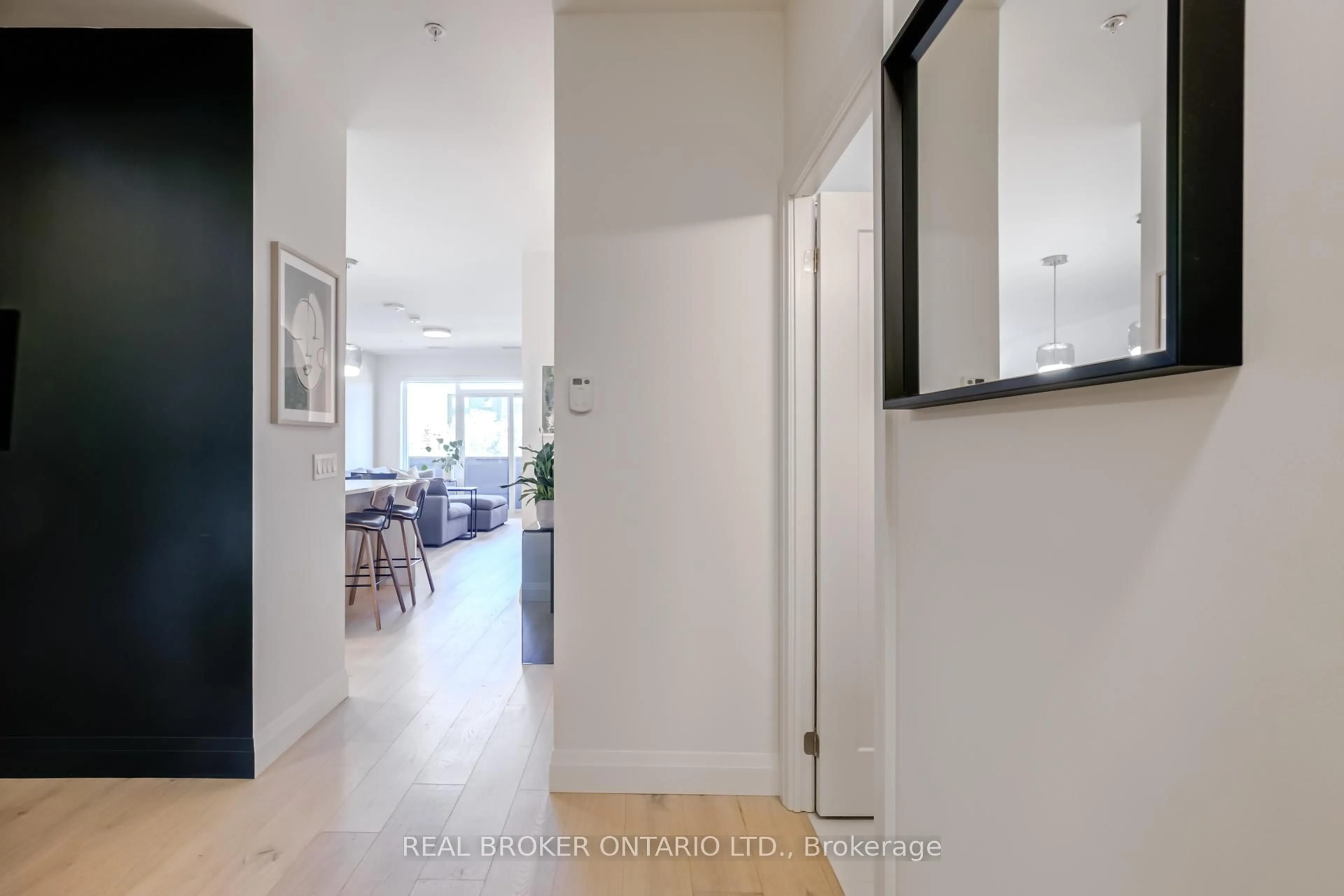 Indoor entryway for 500 Brock Ave #205, Burlington Ontario L7S 0A5