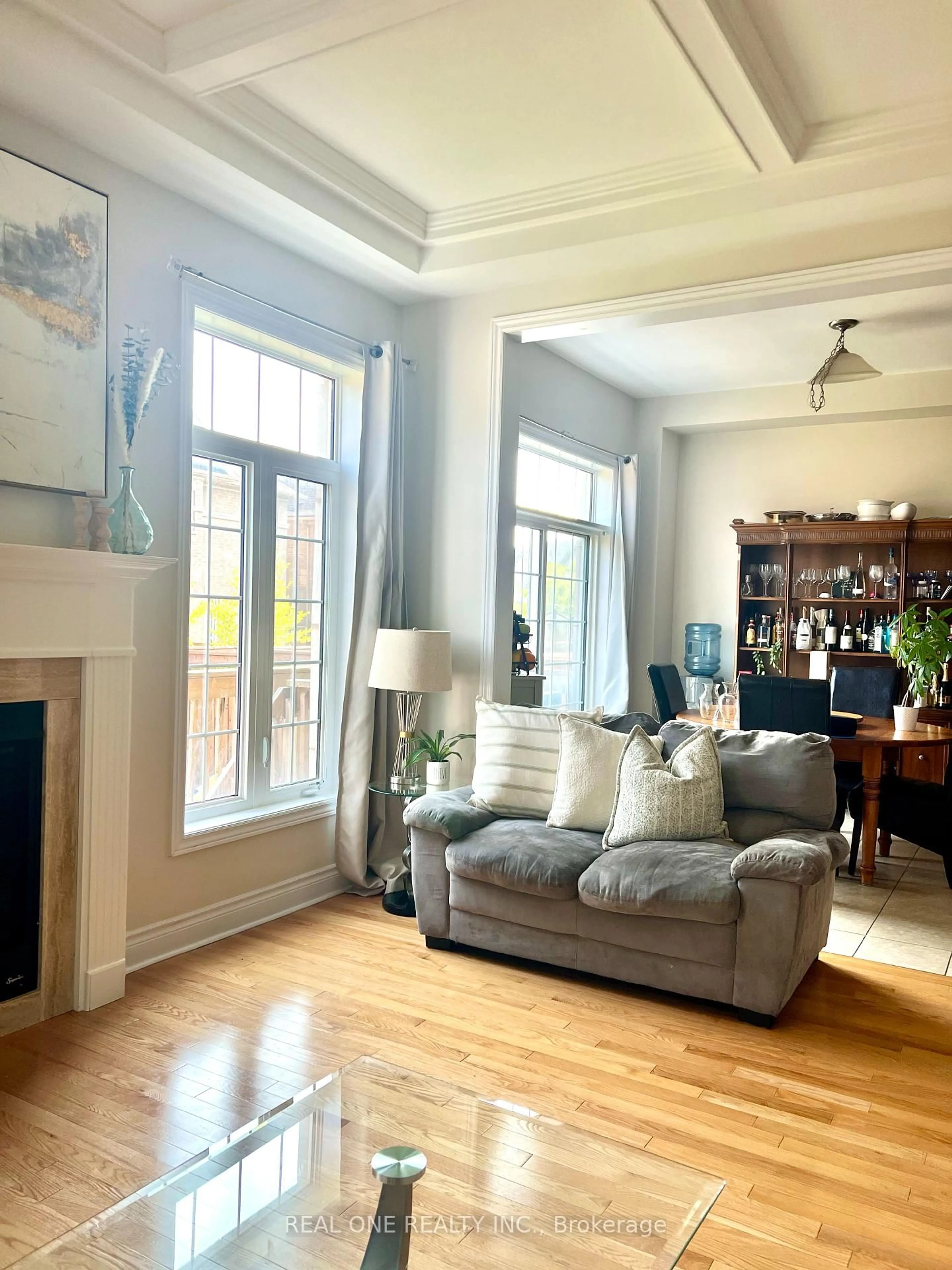 Living room with furniture, unknown for 250 Niagara Tr, Halton Hills Ontario L7G 0A7
