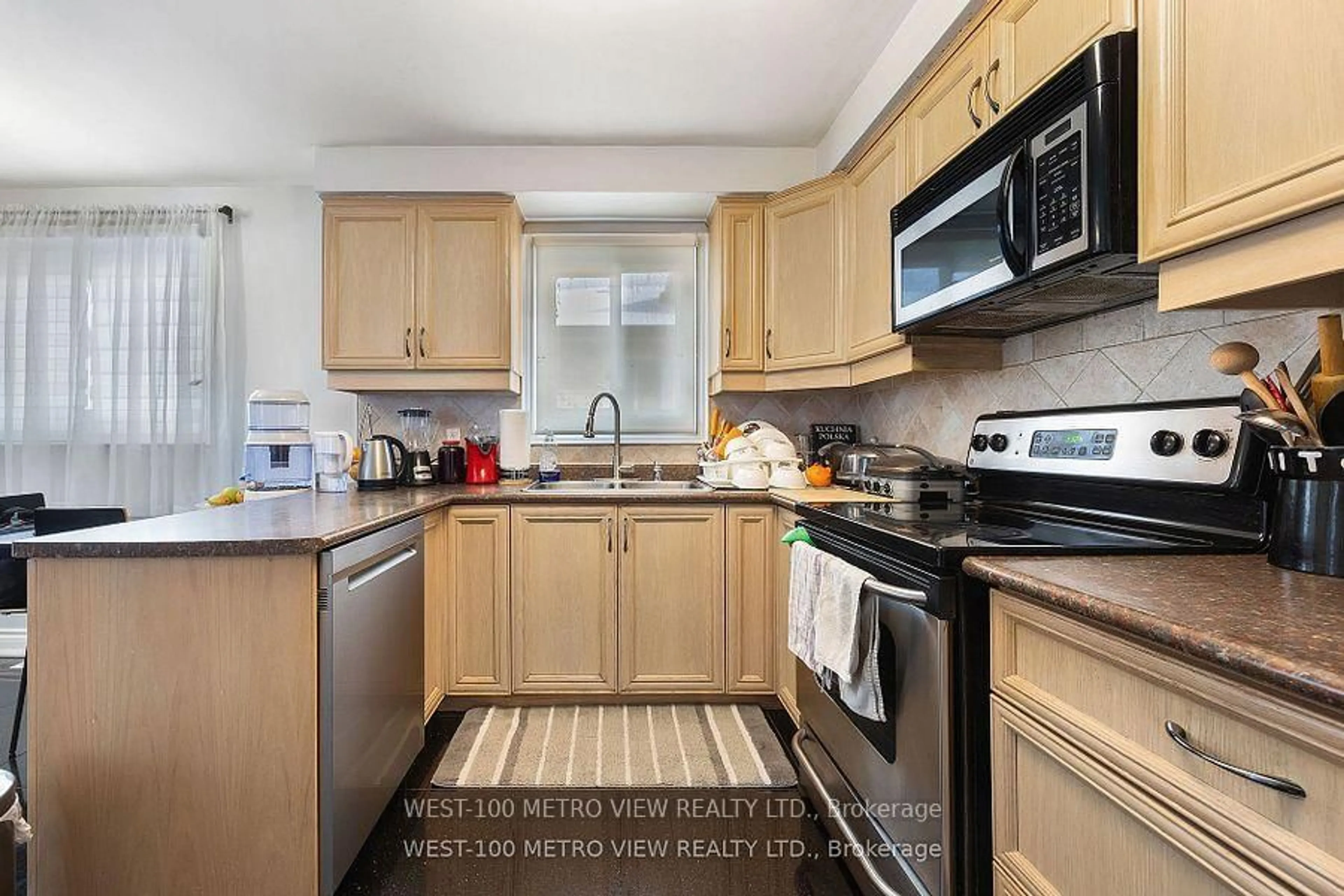Standard kitchen, unknown for 3948 Midhurst Lane, Mississauga Ontario L4Z 1C7