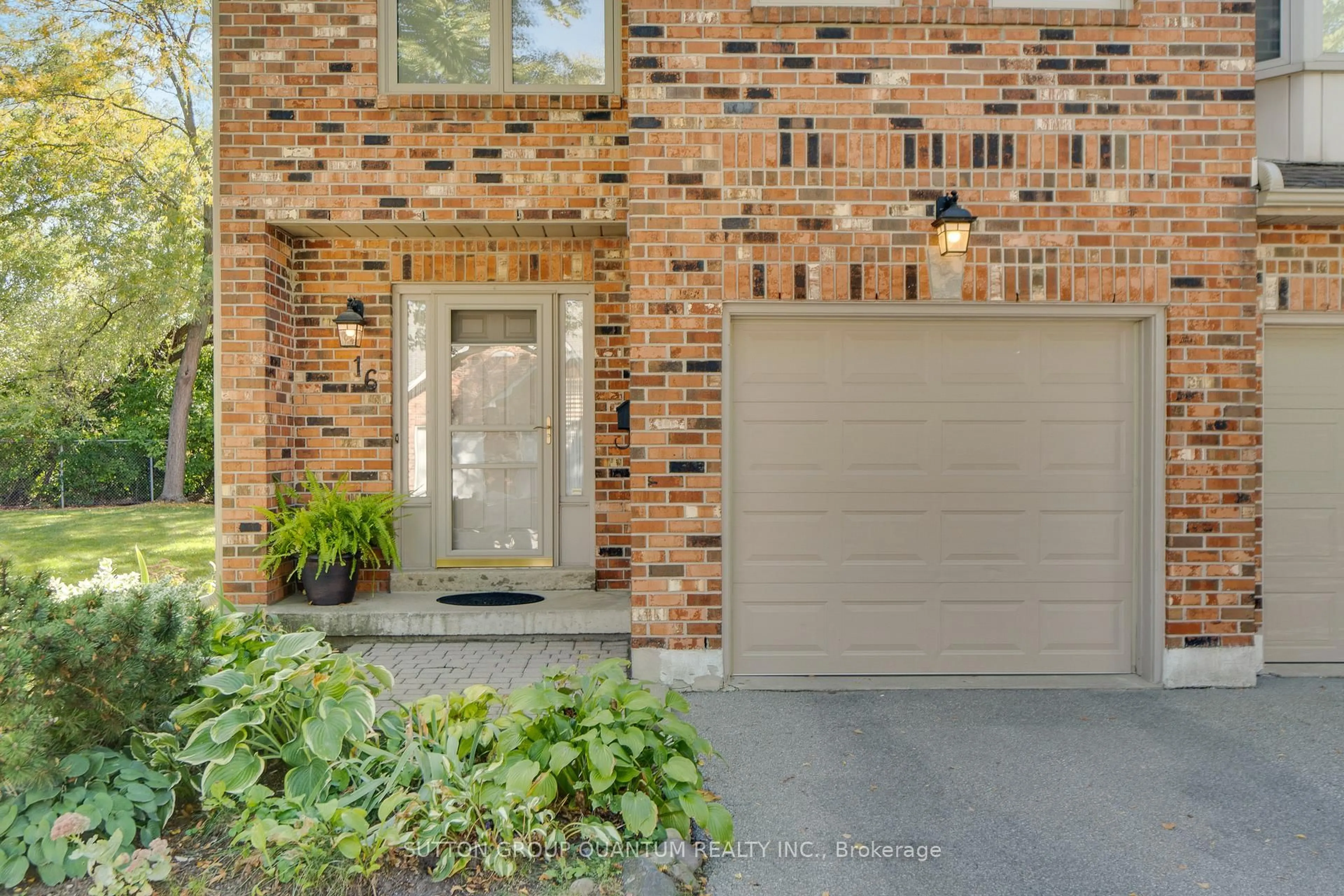 Home with brick exterior material, street for 2230 Walkers Line #16, Burlington Ontario L7M 3Y8