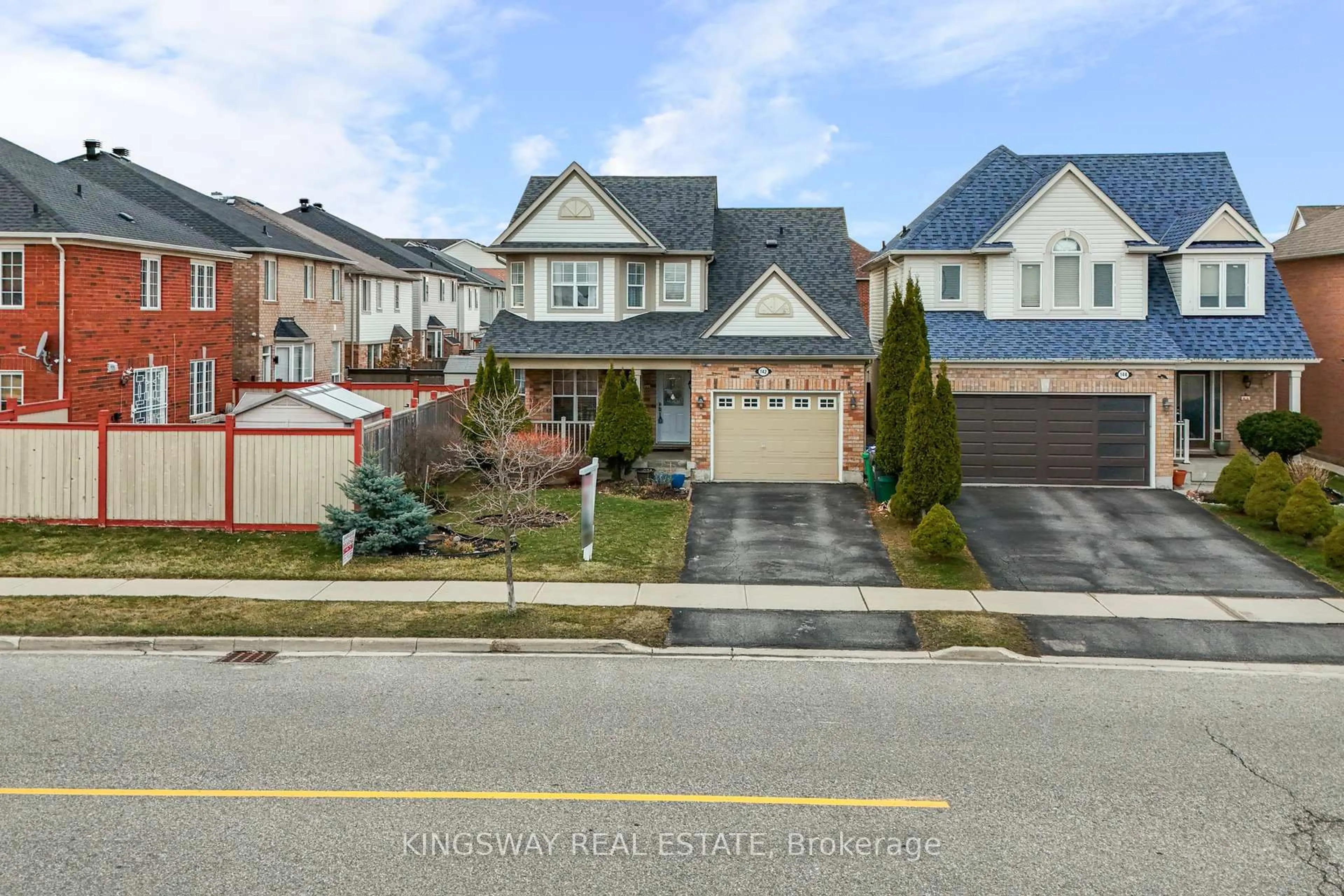 A pic from outside/outdoor area/front of a property/back of a property/a pic from drone, street for 142 Valleyway Dr, Brampton Ontario L6X 0N3